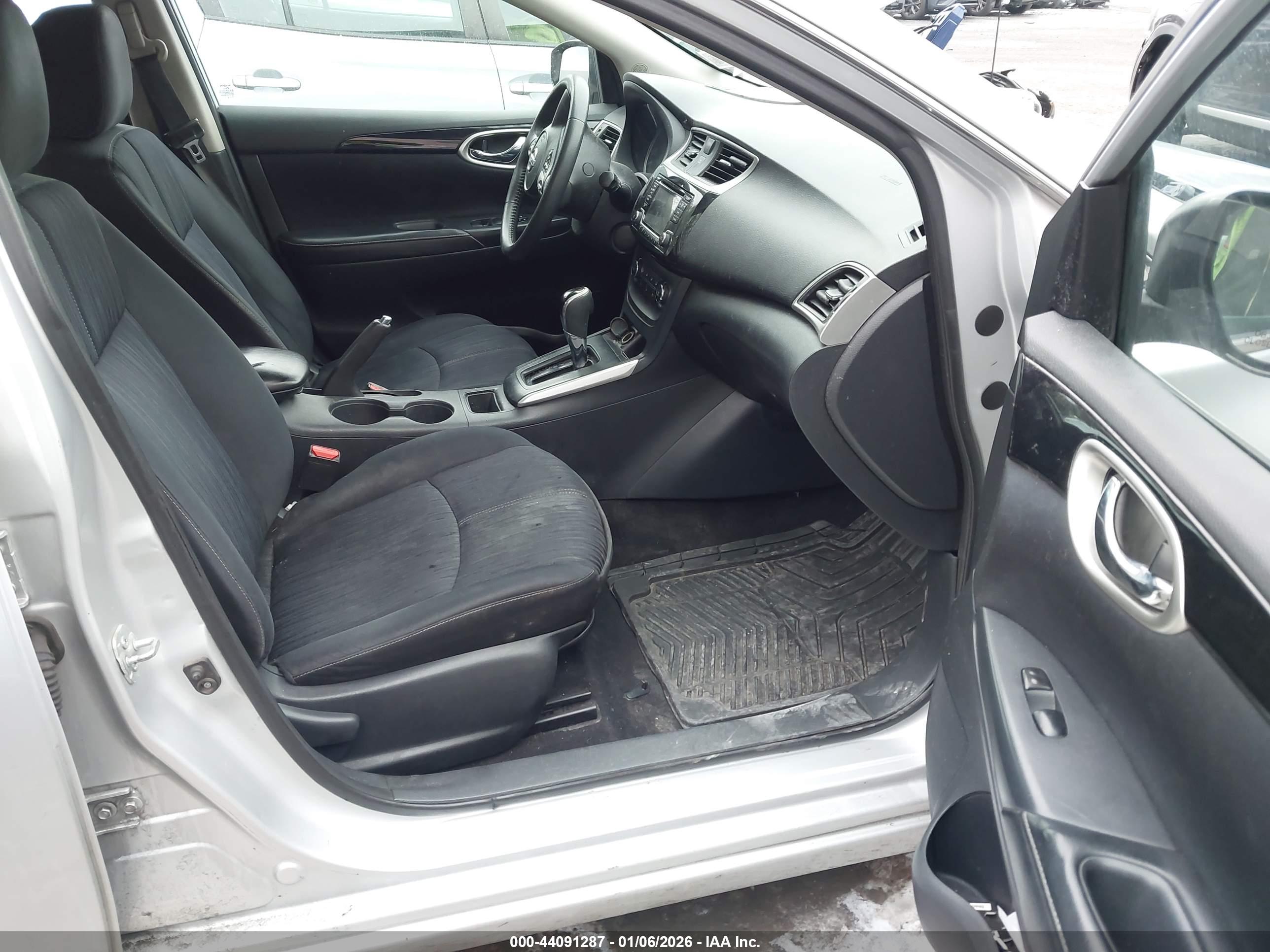 NISSAN SENTRA image 5