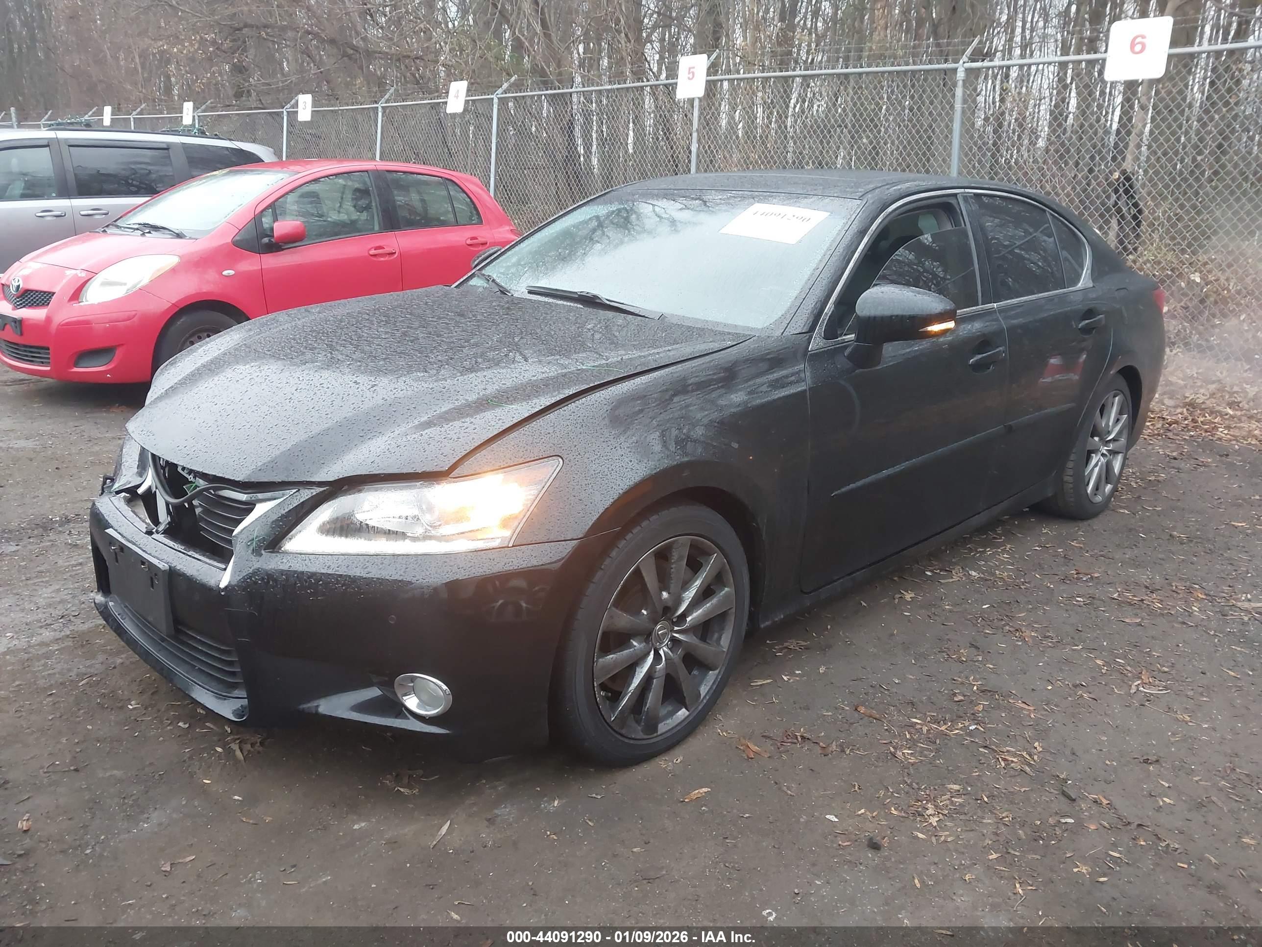 LEXUS GS image 2