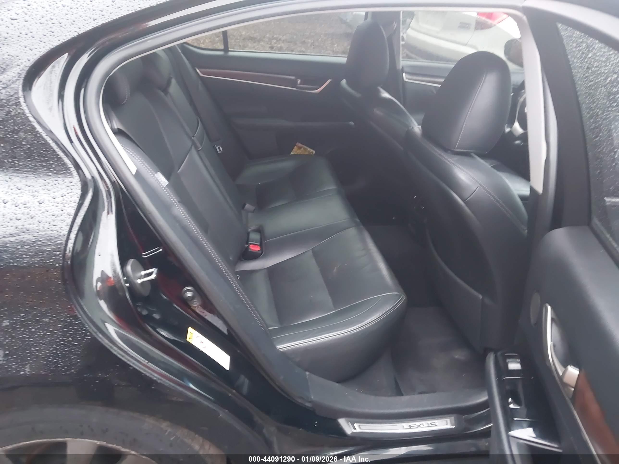 LEXUS GS image 8