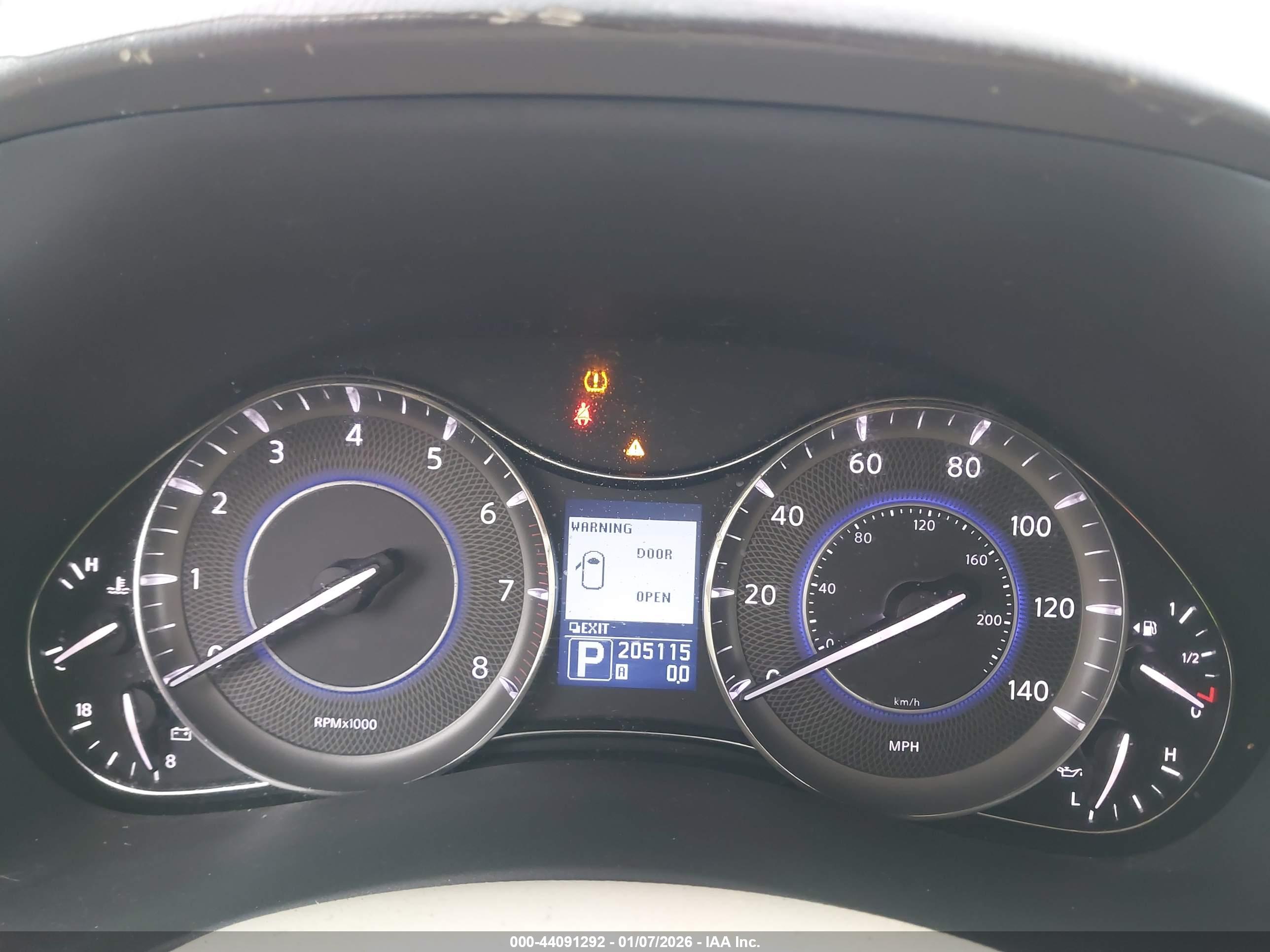 INFINITI QX56 image 7