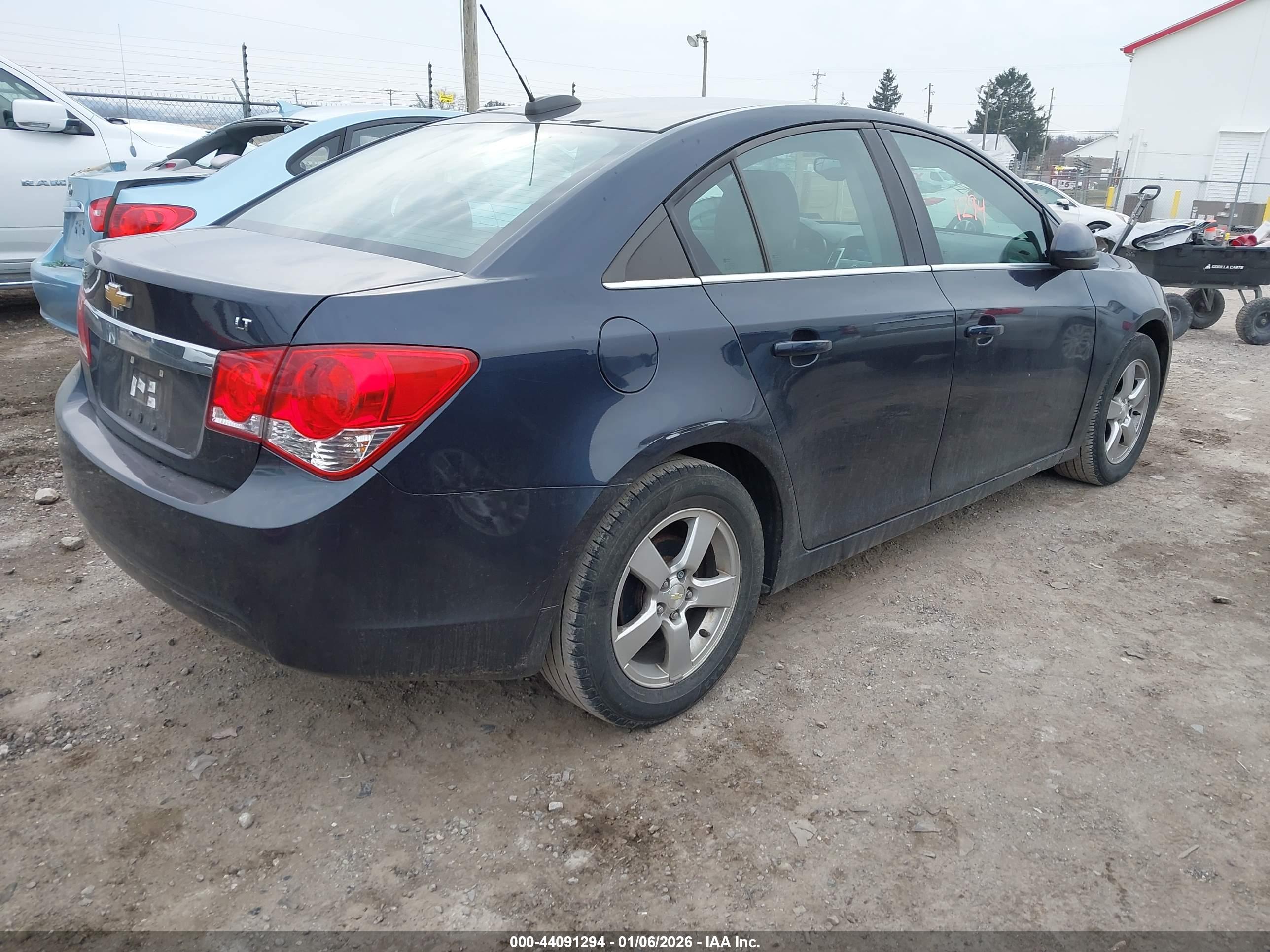 CHEVROLET CRUZE image 4