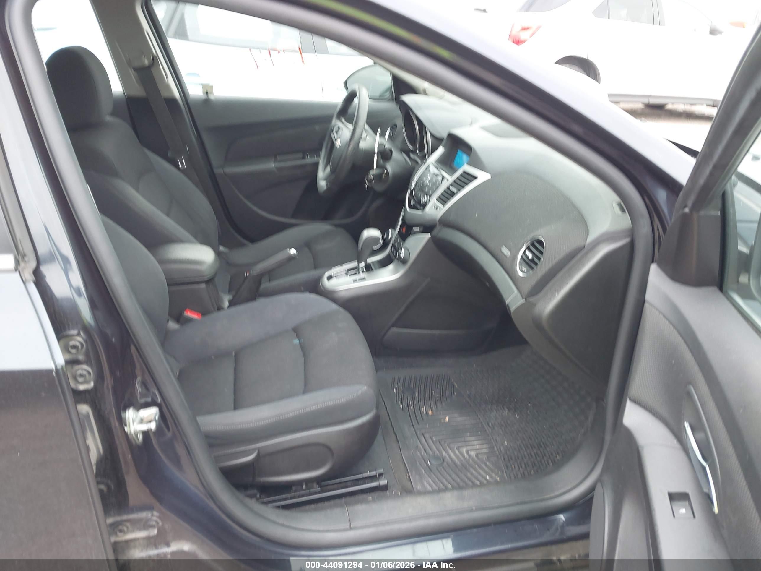 CHEVROLET CRUZE image 5