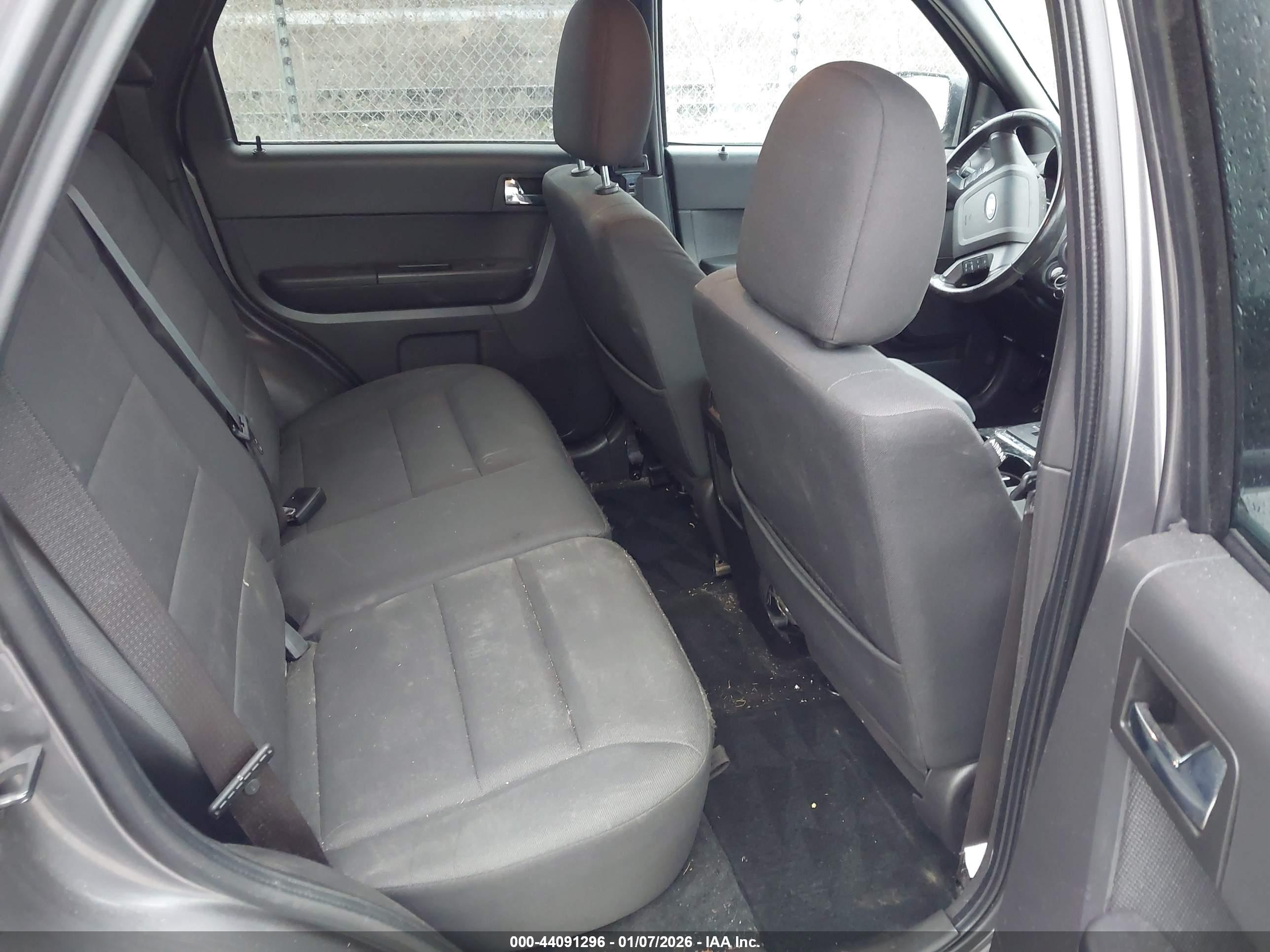 FORD ESCAPE image 8