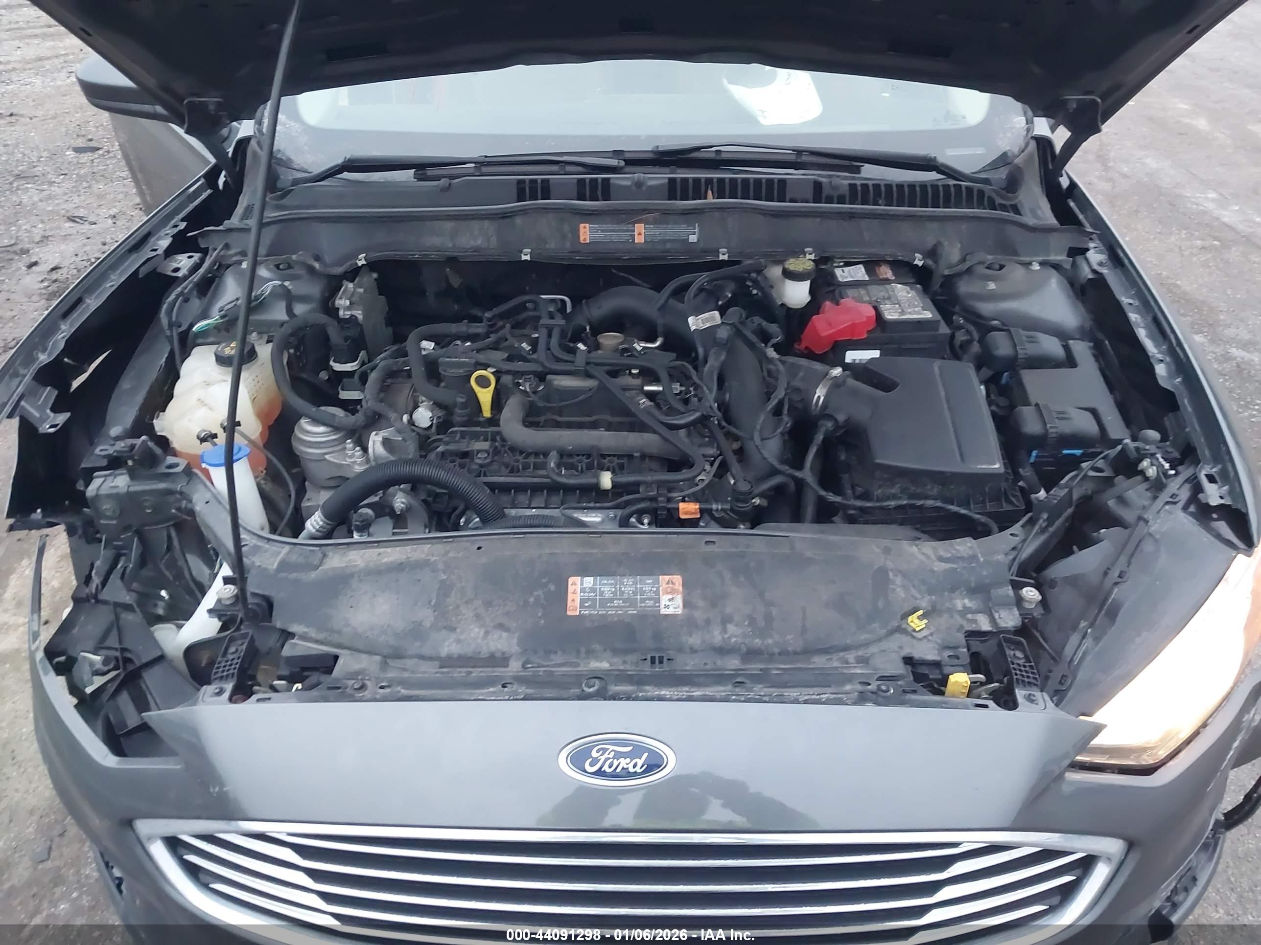 FORD FUSION image 10