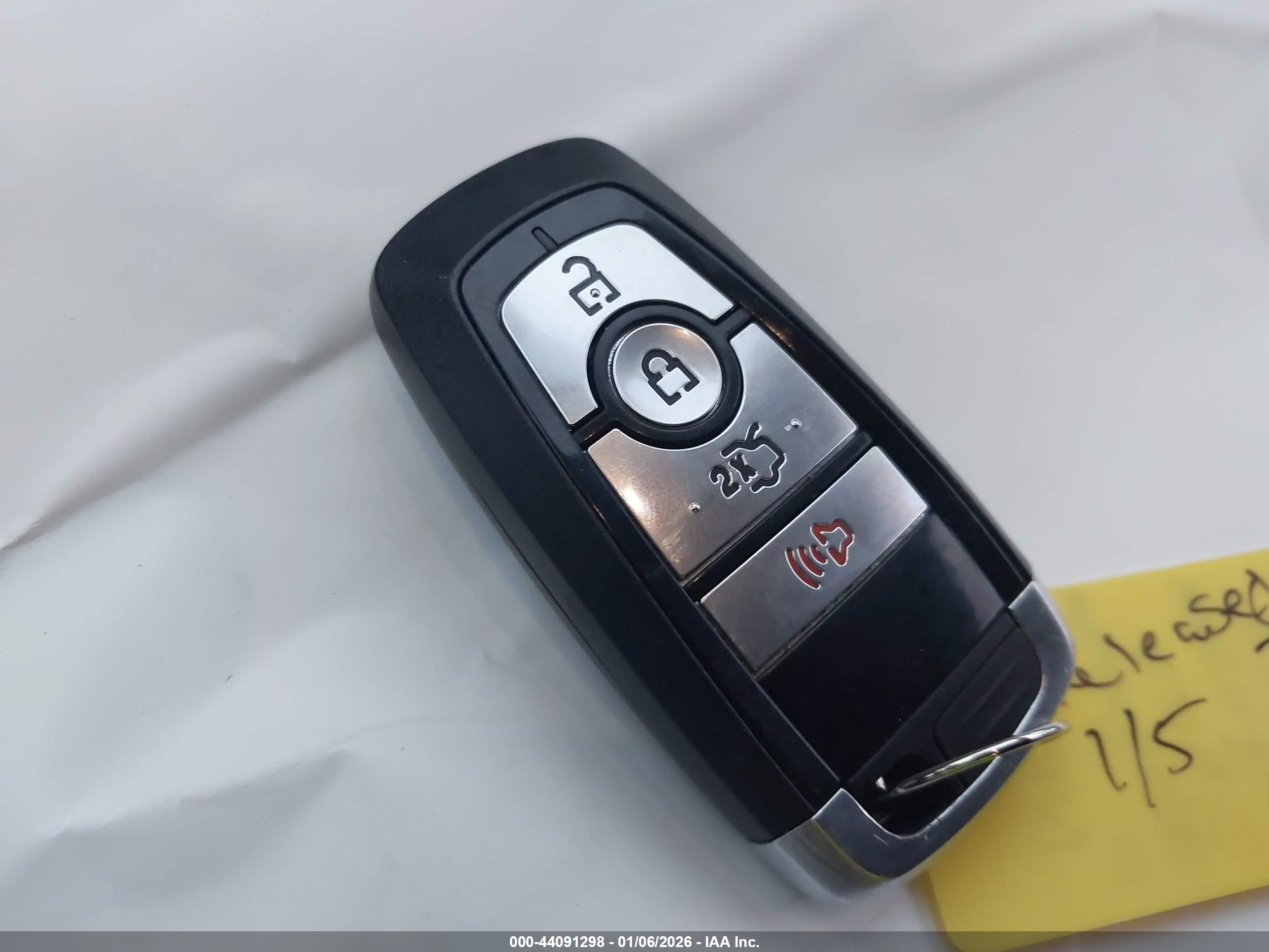 FORD FUSION image 11