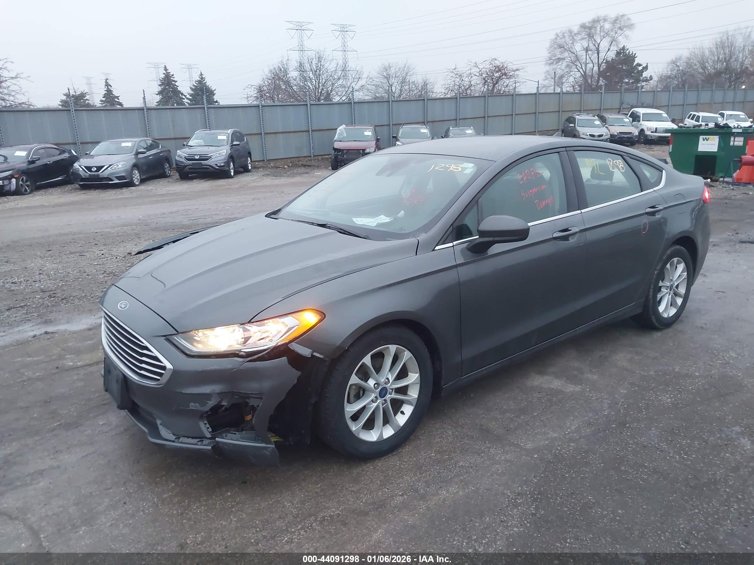 FORD FUSION image 2