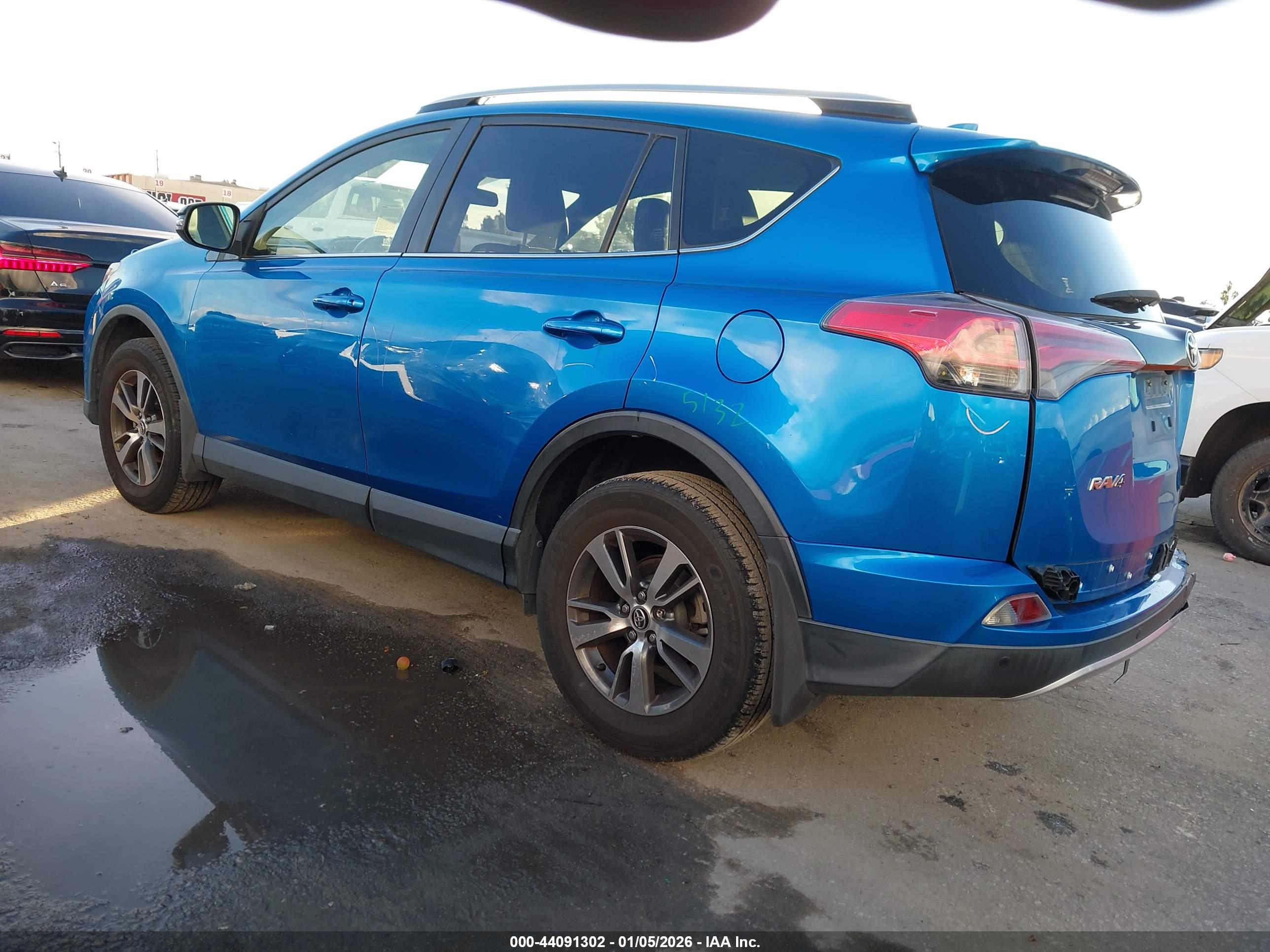 TOYOTA RAV4 image 3