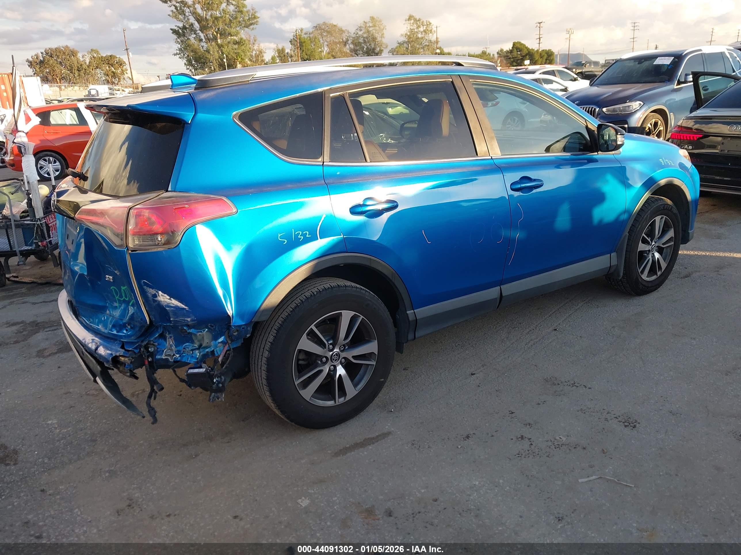 TOYOTA RAV4 image 4