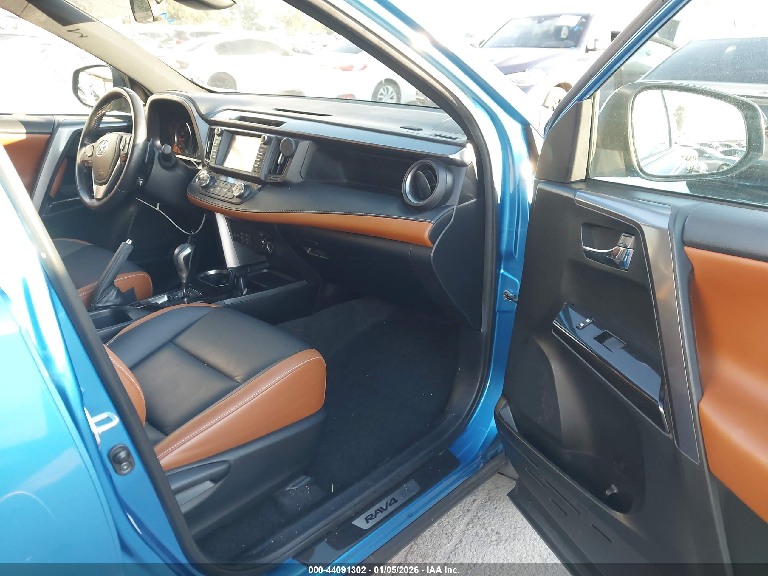 TOYOTA RAV4 image 5