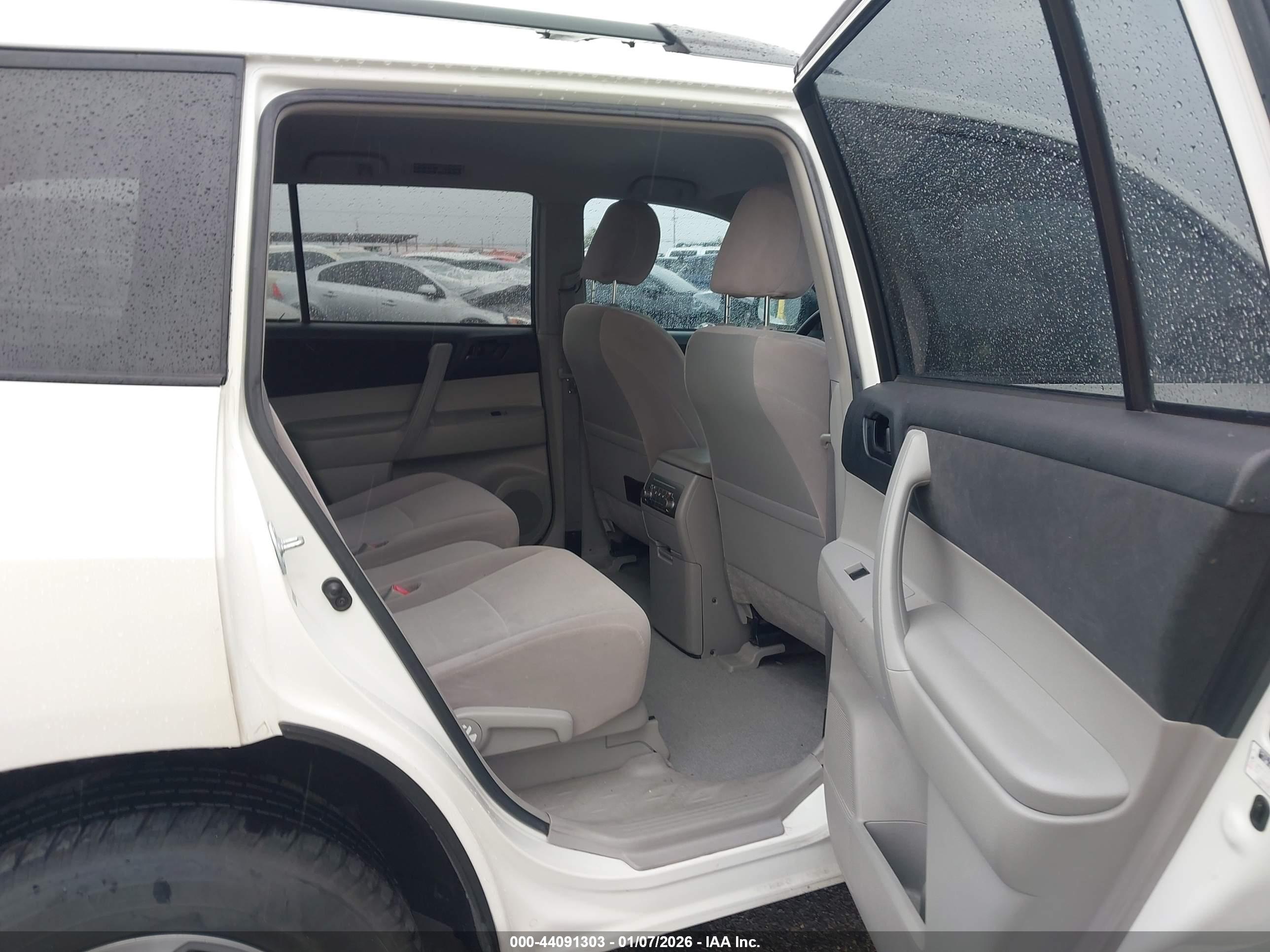 TOYOTA HIGHLANDER image 8