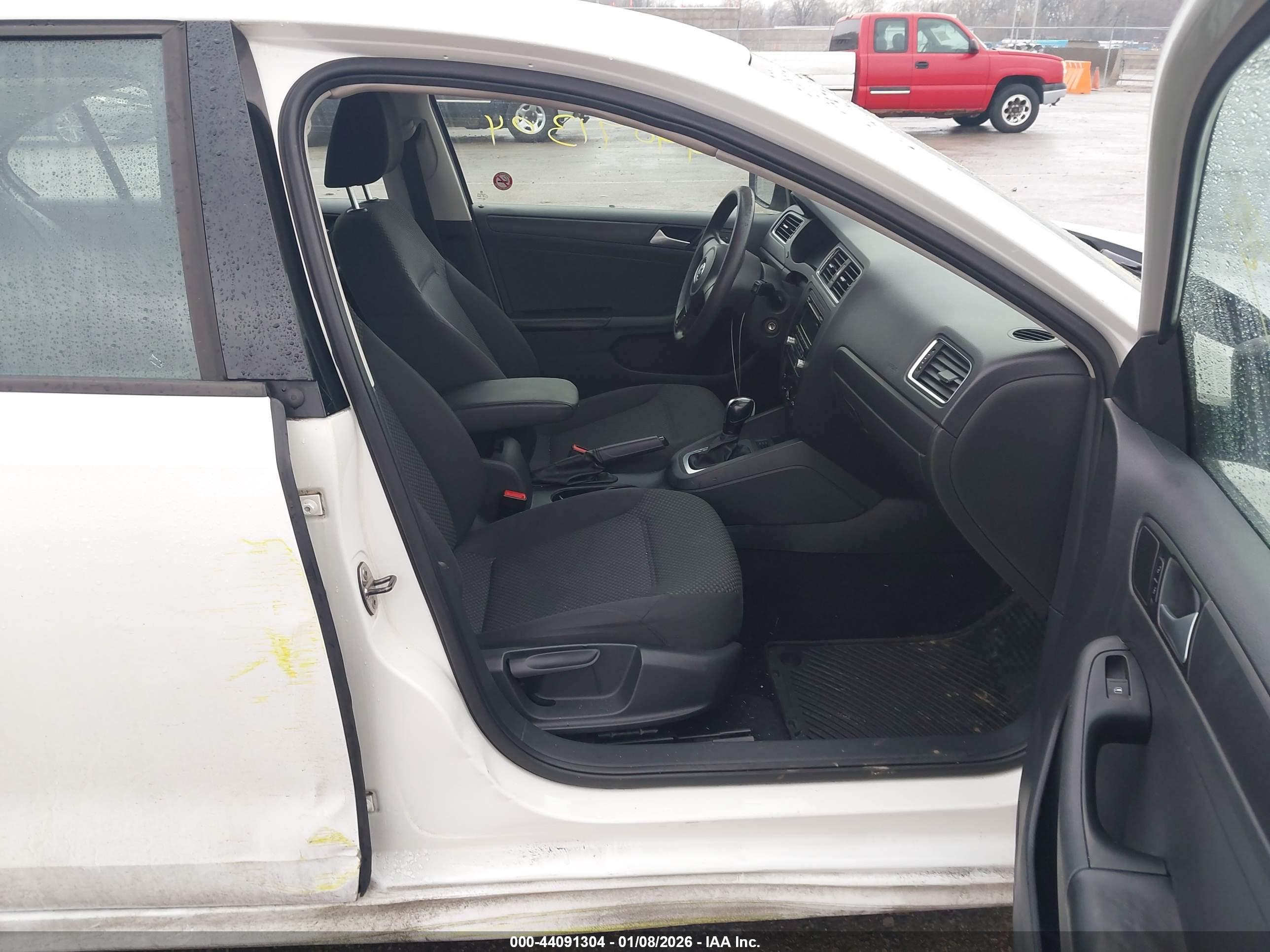 VOLKSWAGEN JETTA image 5