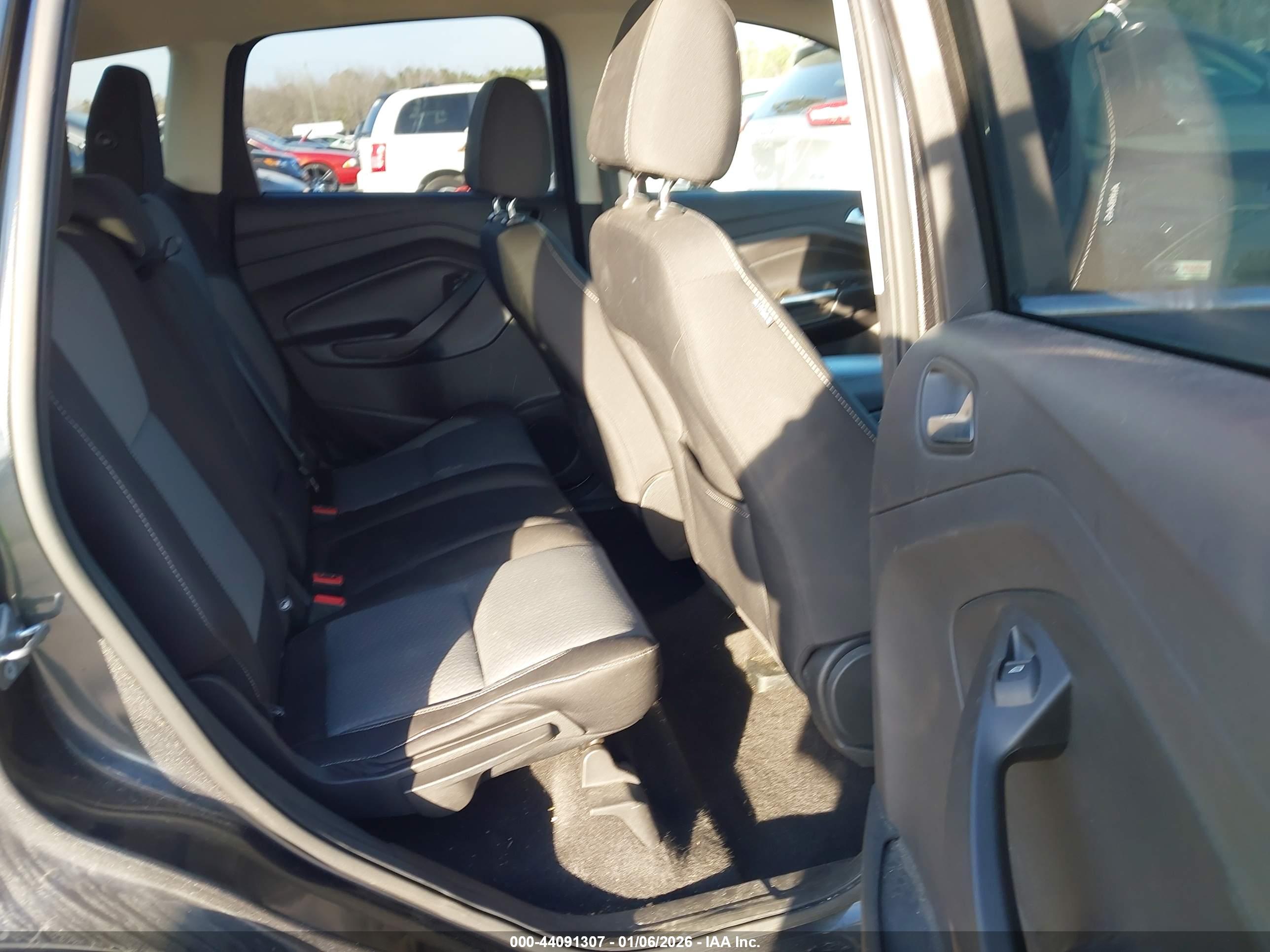 FORD ESCAPE image 8