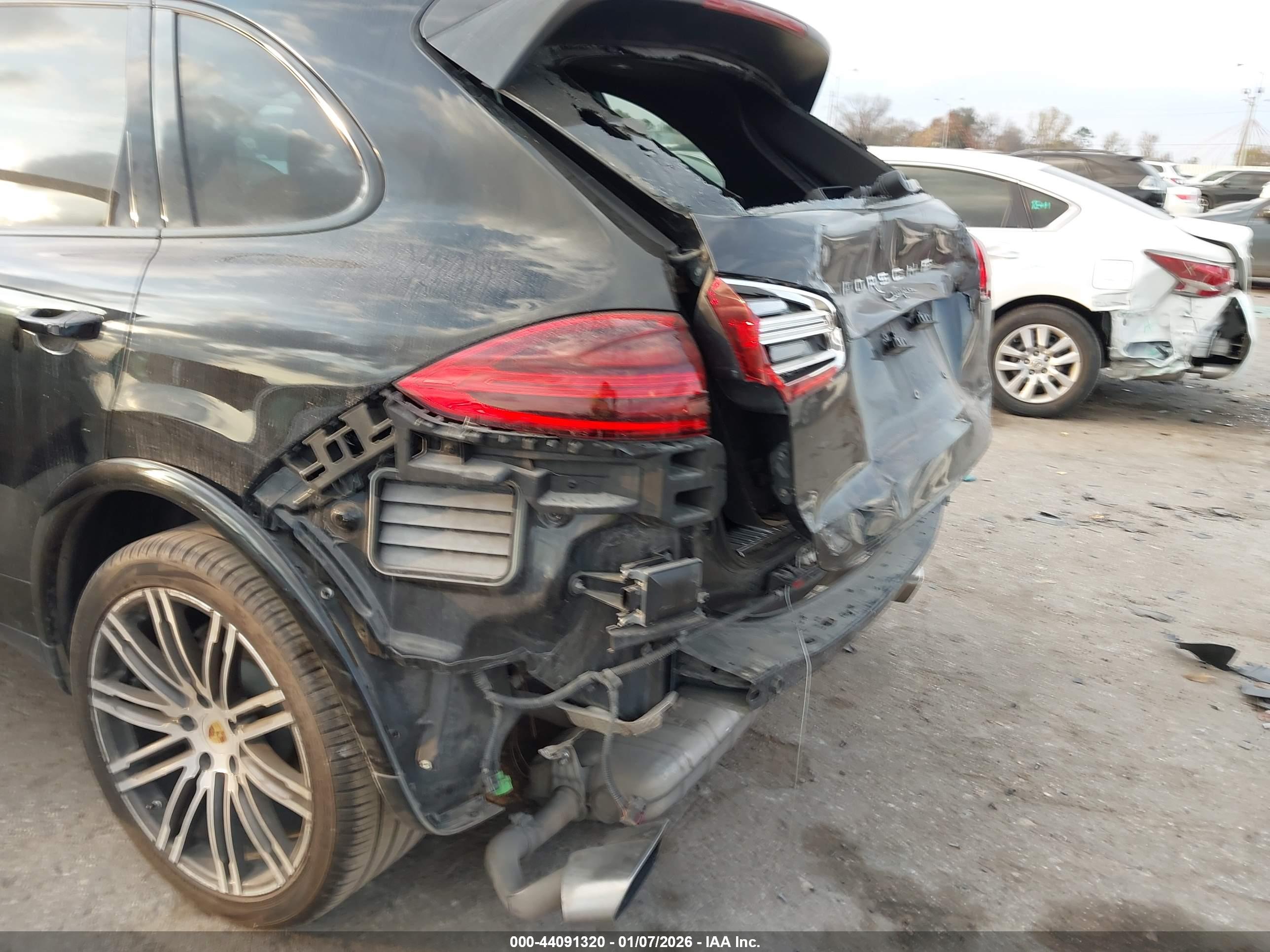 PORSCHE CAYENNE image 6
