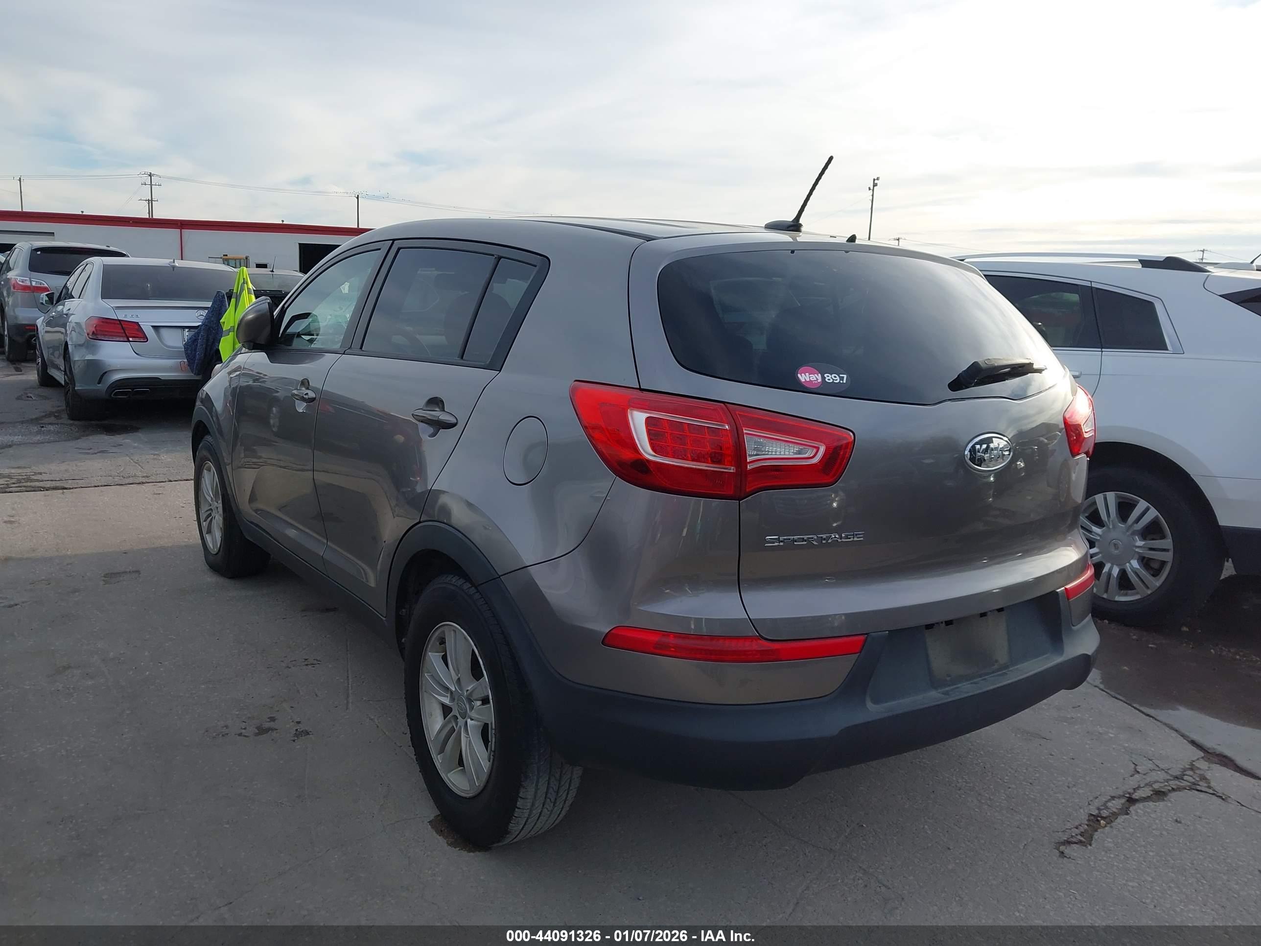 KIA SPORTAGE image 3