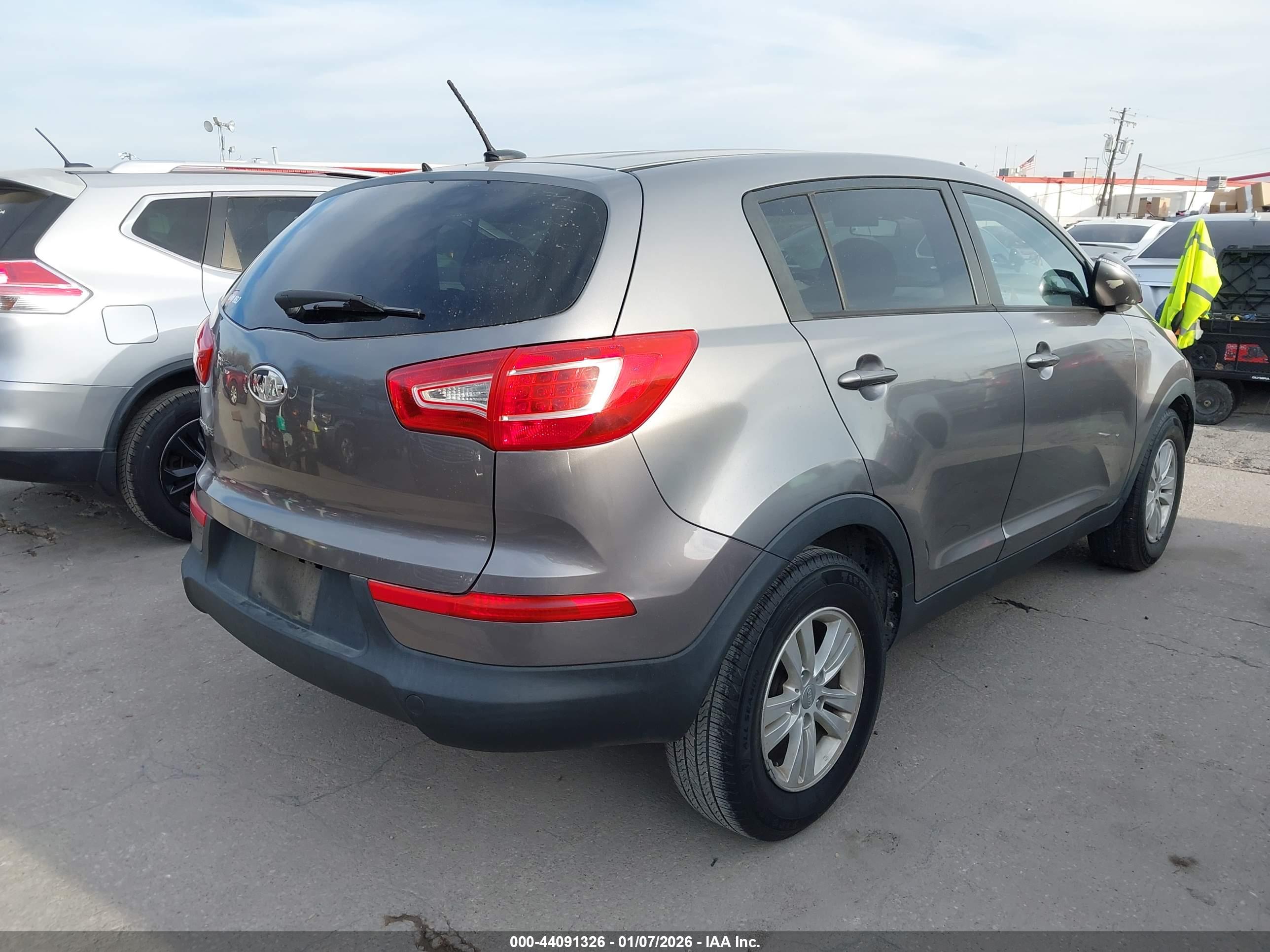 KIA SPORTAGE image 4
