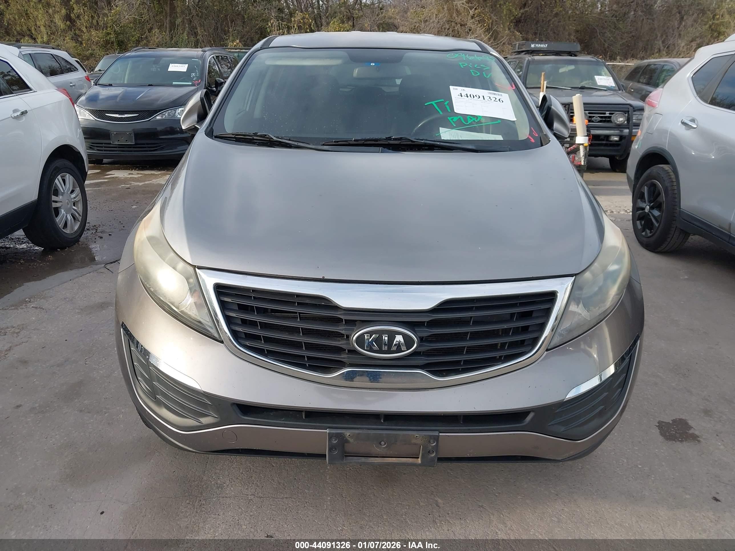 KIA SPORTAGE image 6