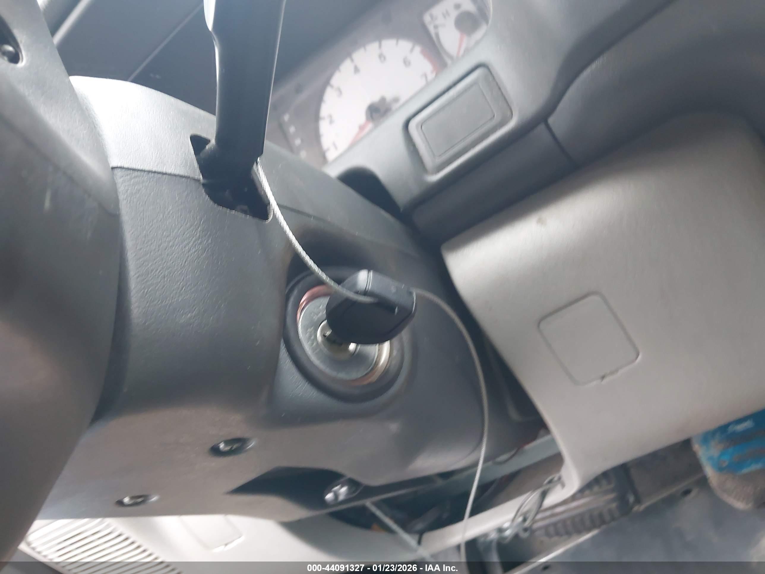MITSUBISHI MONTERO image 11