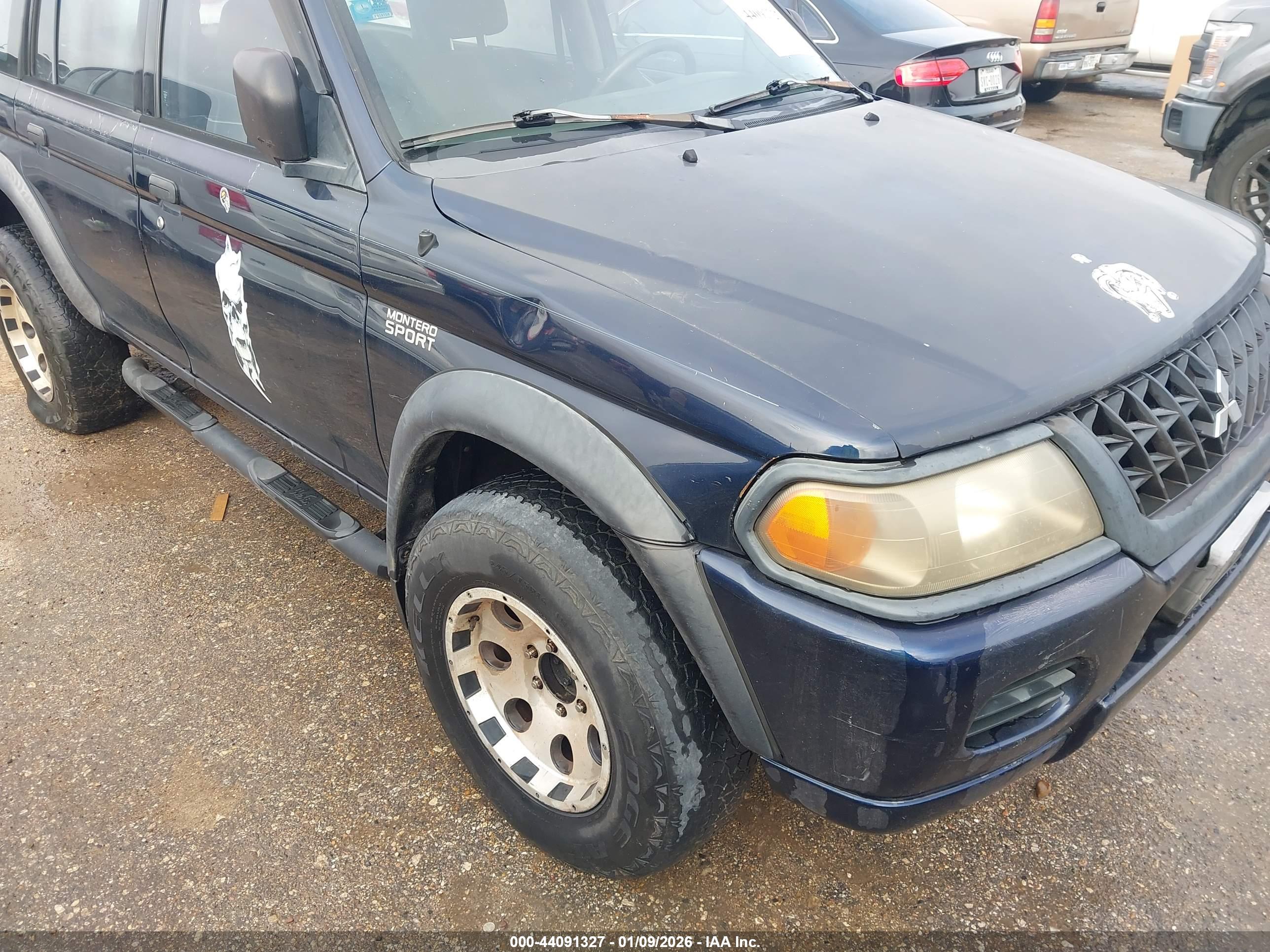 MITSUBISHI MONTERO image 6