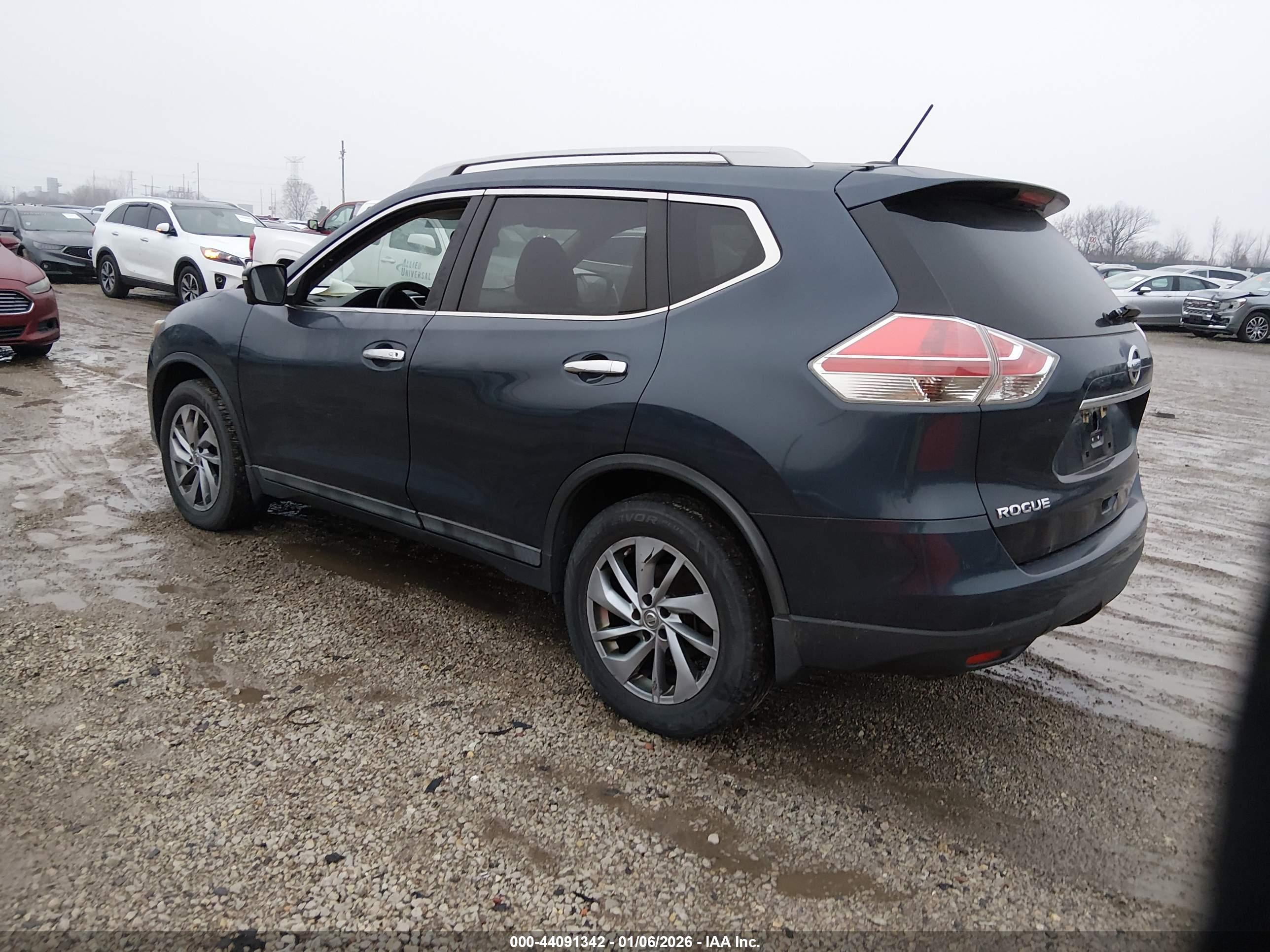NISSAN ROGUE image 3