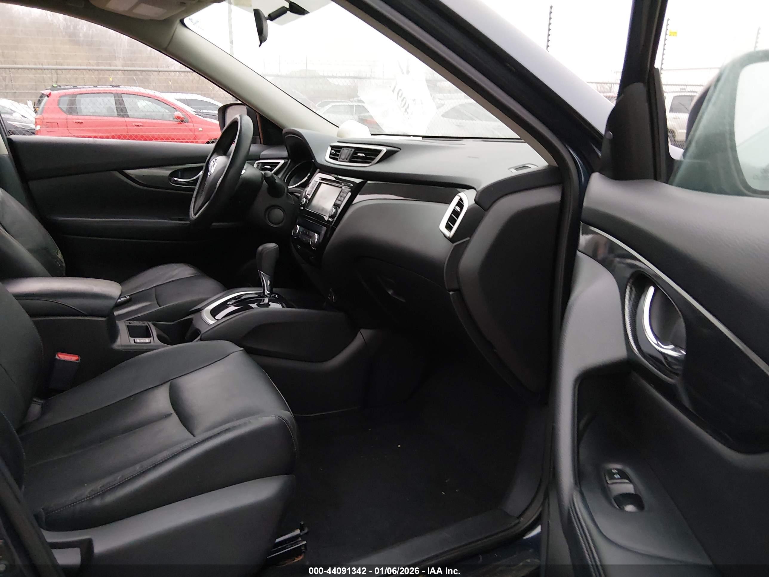 NISSAN ROGUE image 5