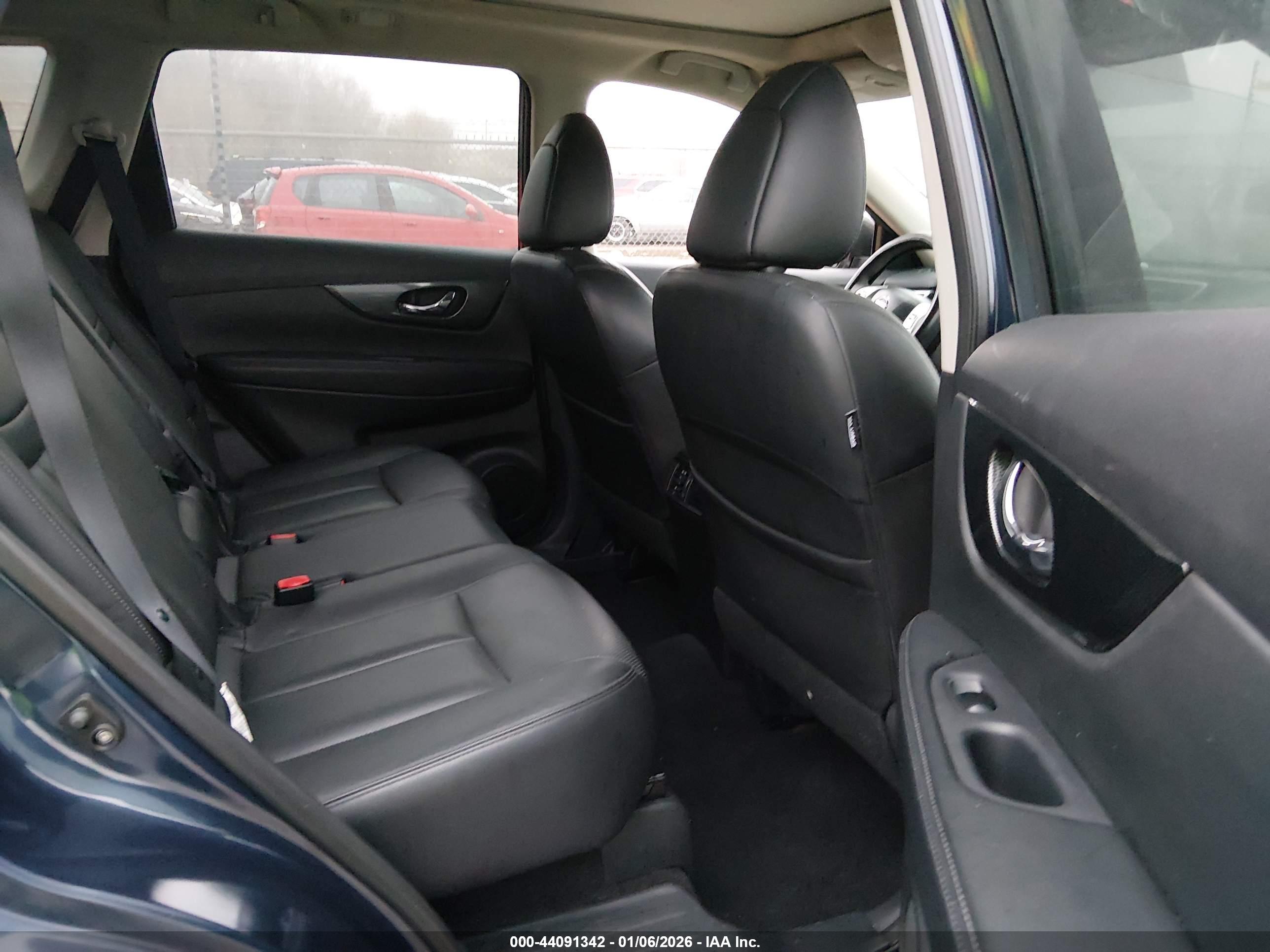 NISSAN ROGUE image 8