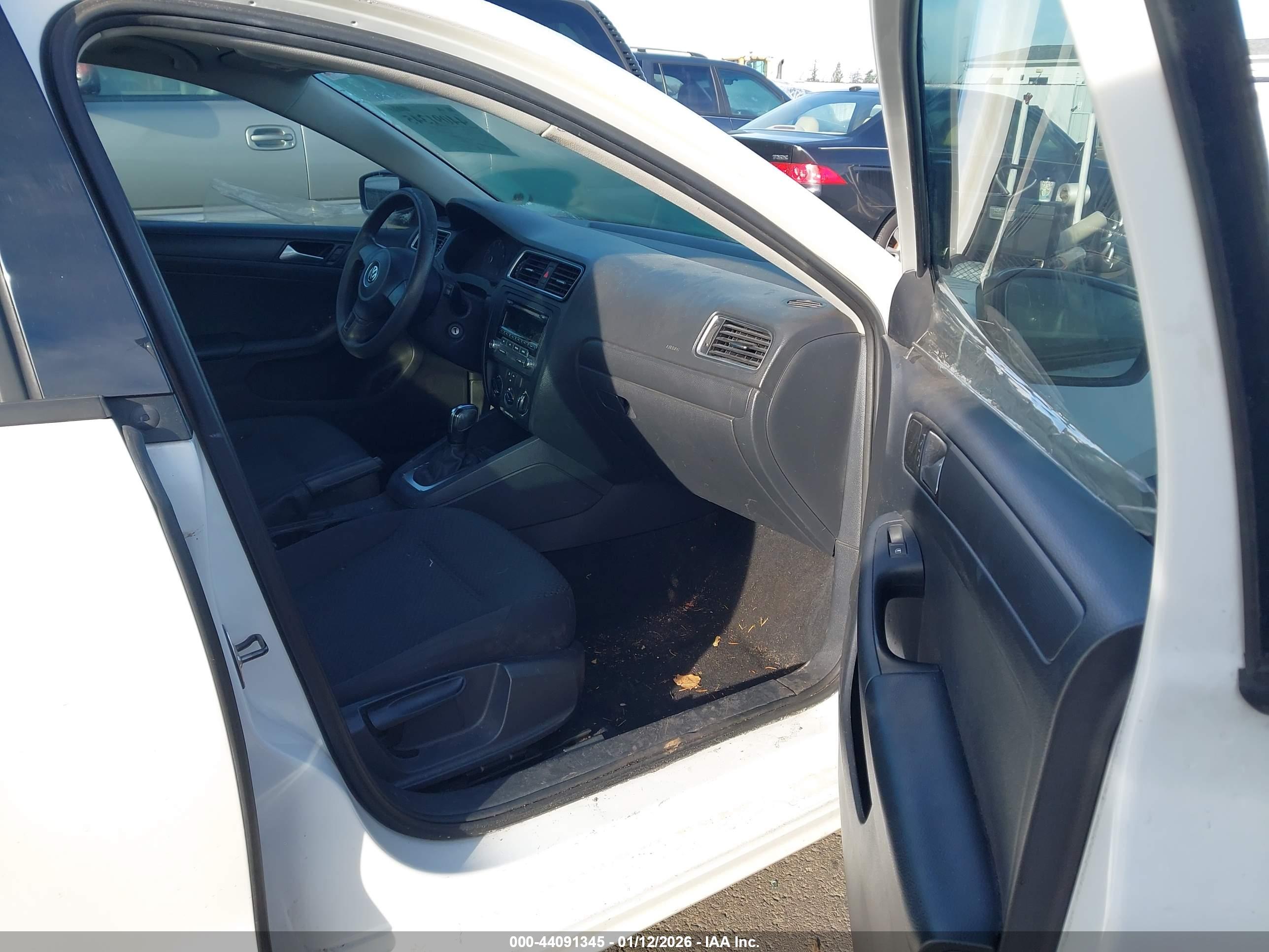 VOLKSWAGEN JETTA image 5