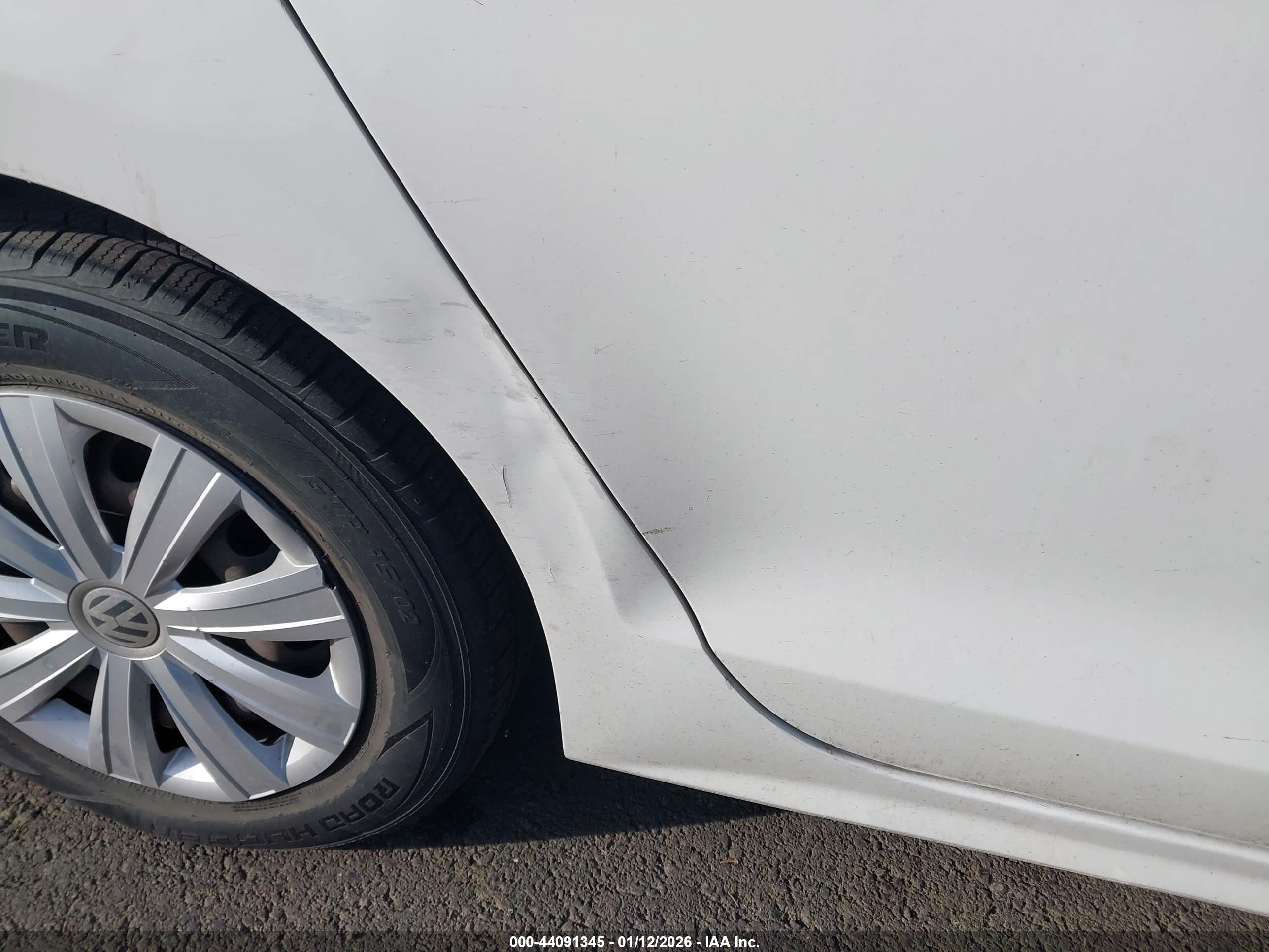 VOLKSWAGEN JETTA image 6