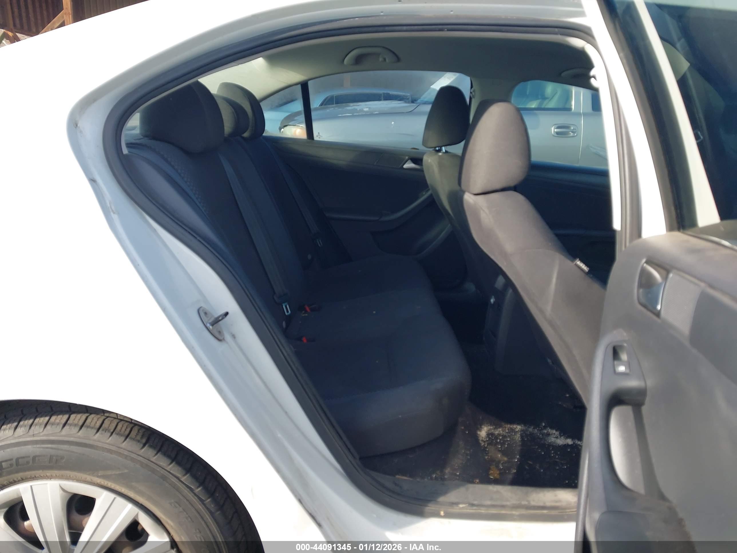 VOLKSWAGEN JETTA image 8