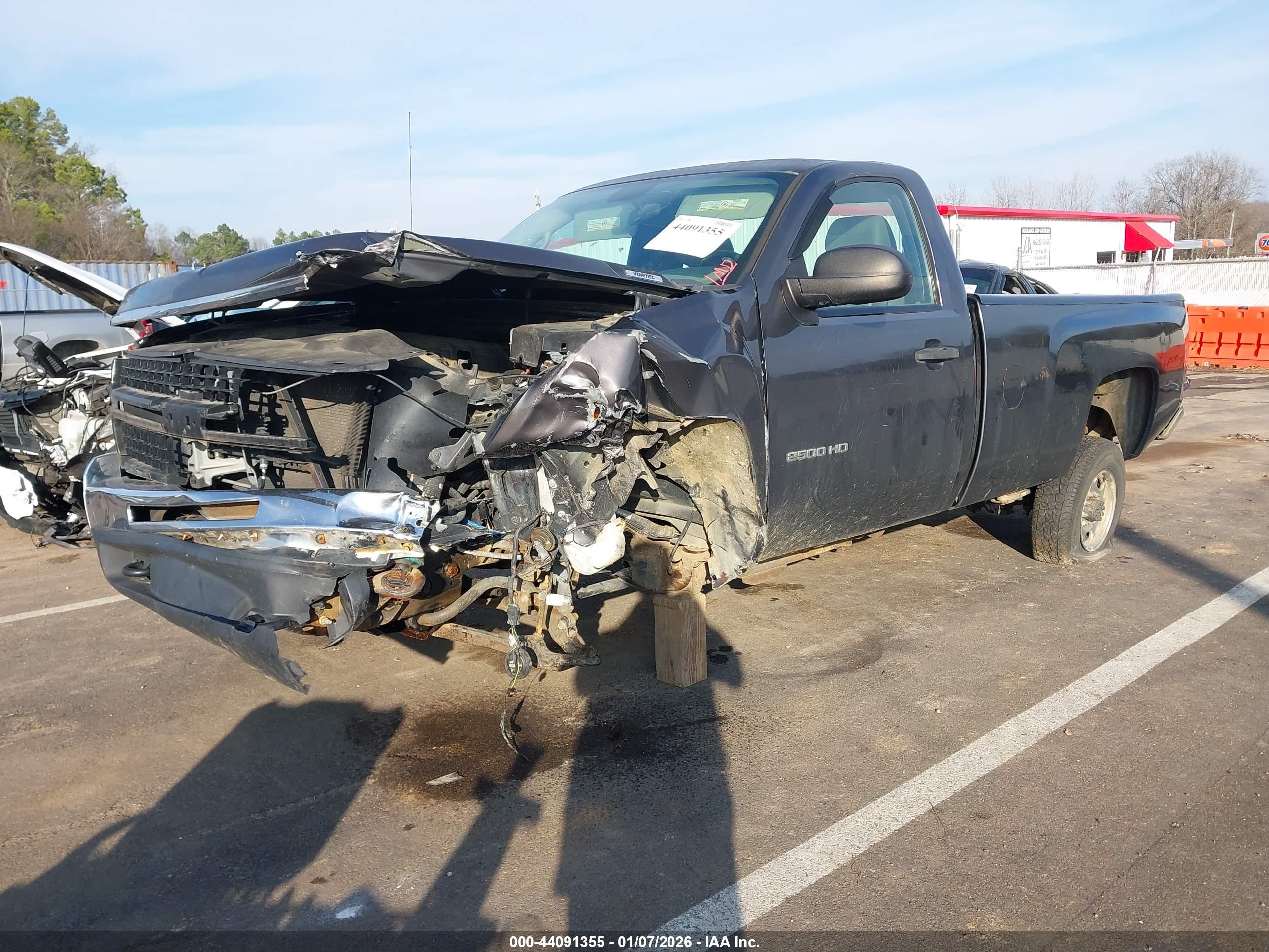 CHEVROLET SILVERADO image 2