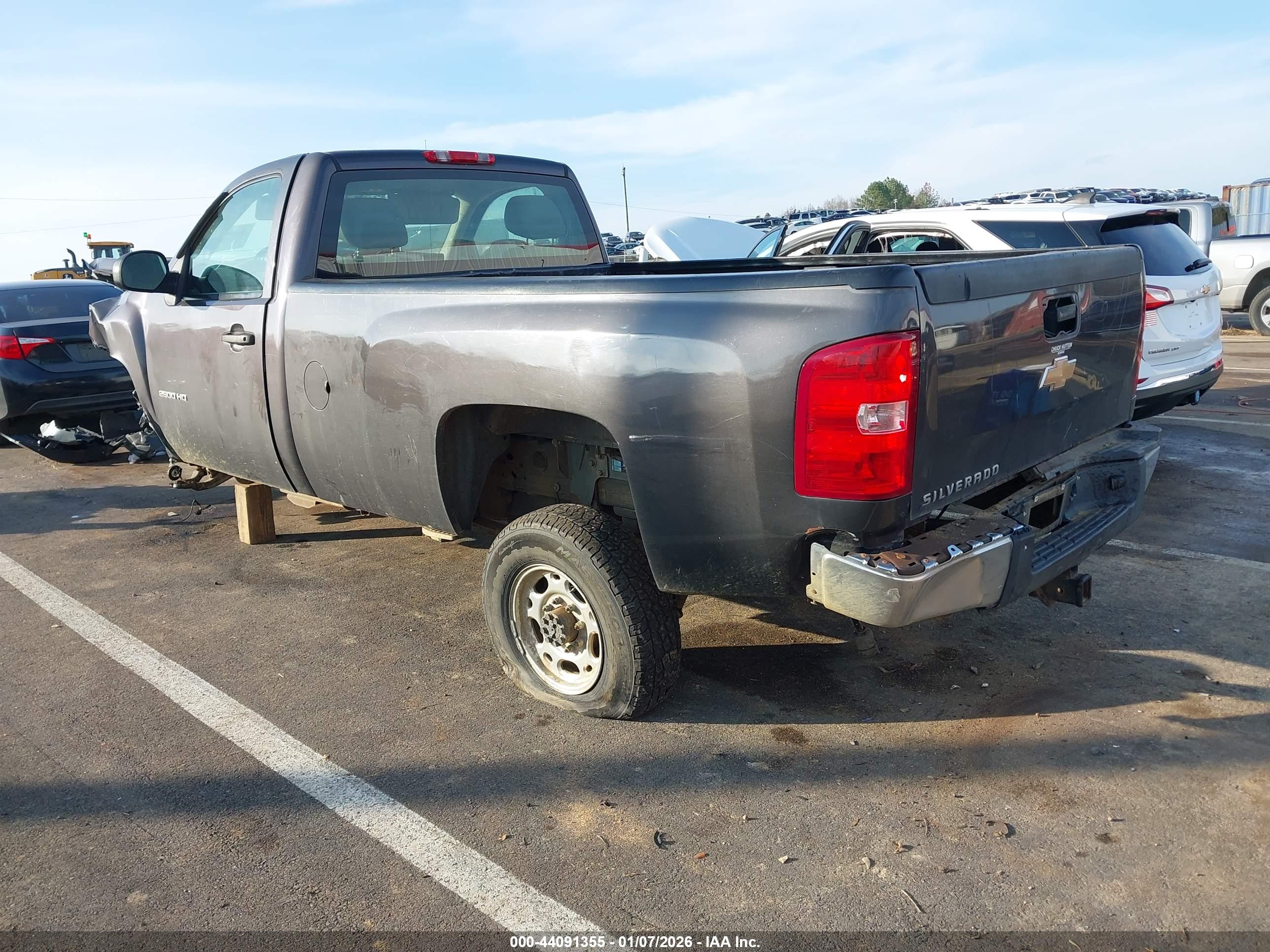 CHEVROLET SILVERADO image 3
