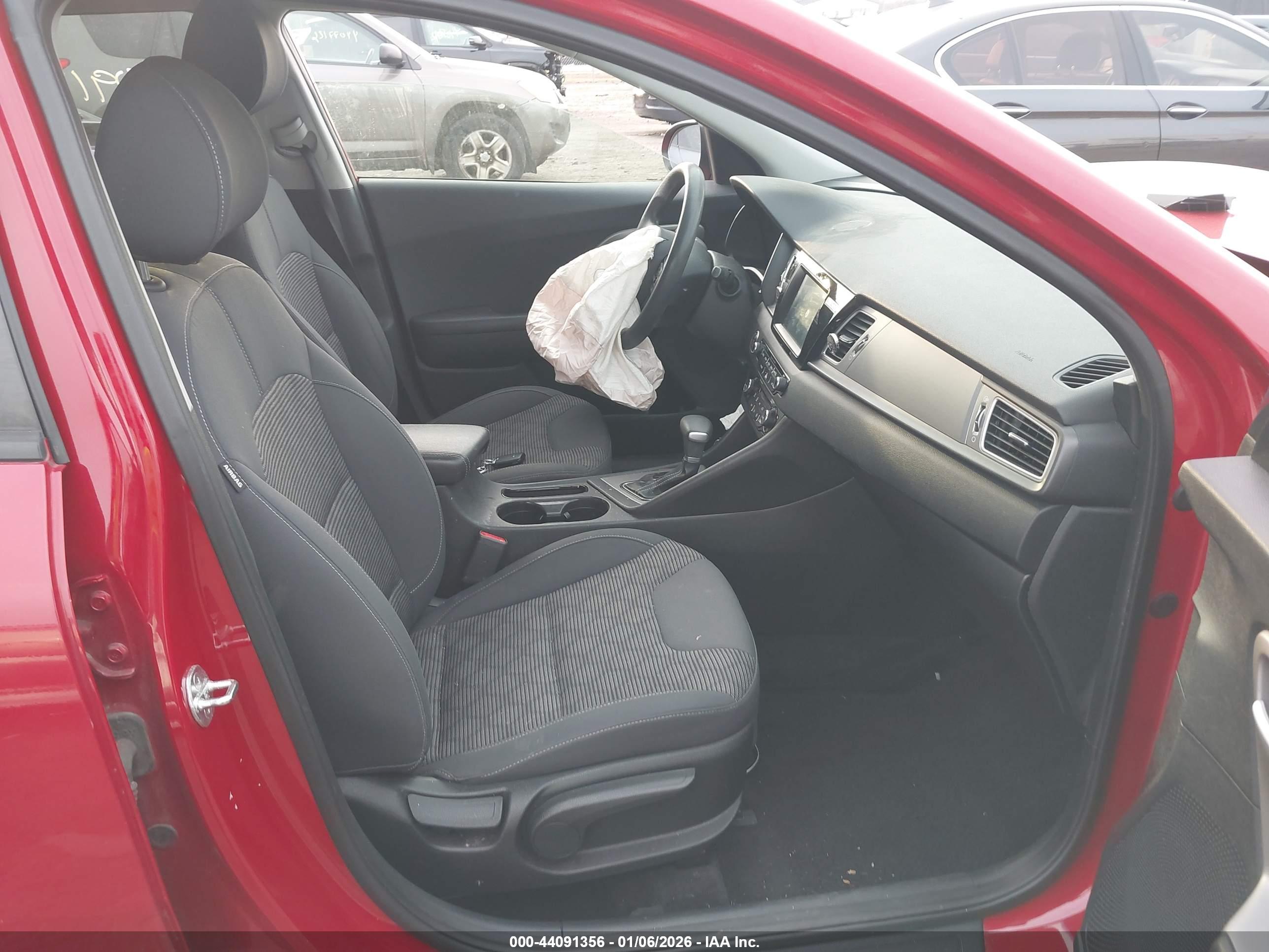 KIA NIRO image 5