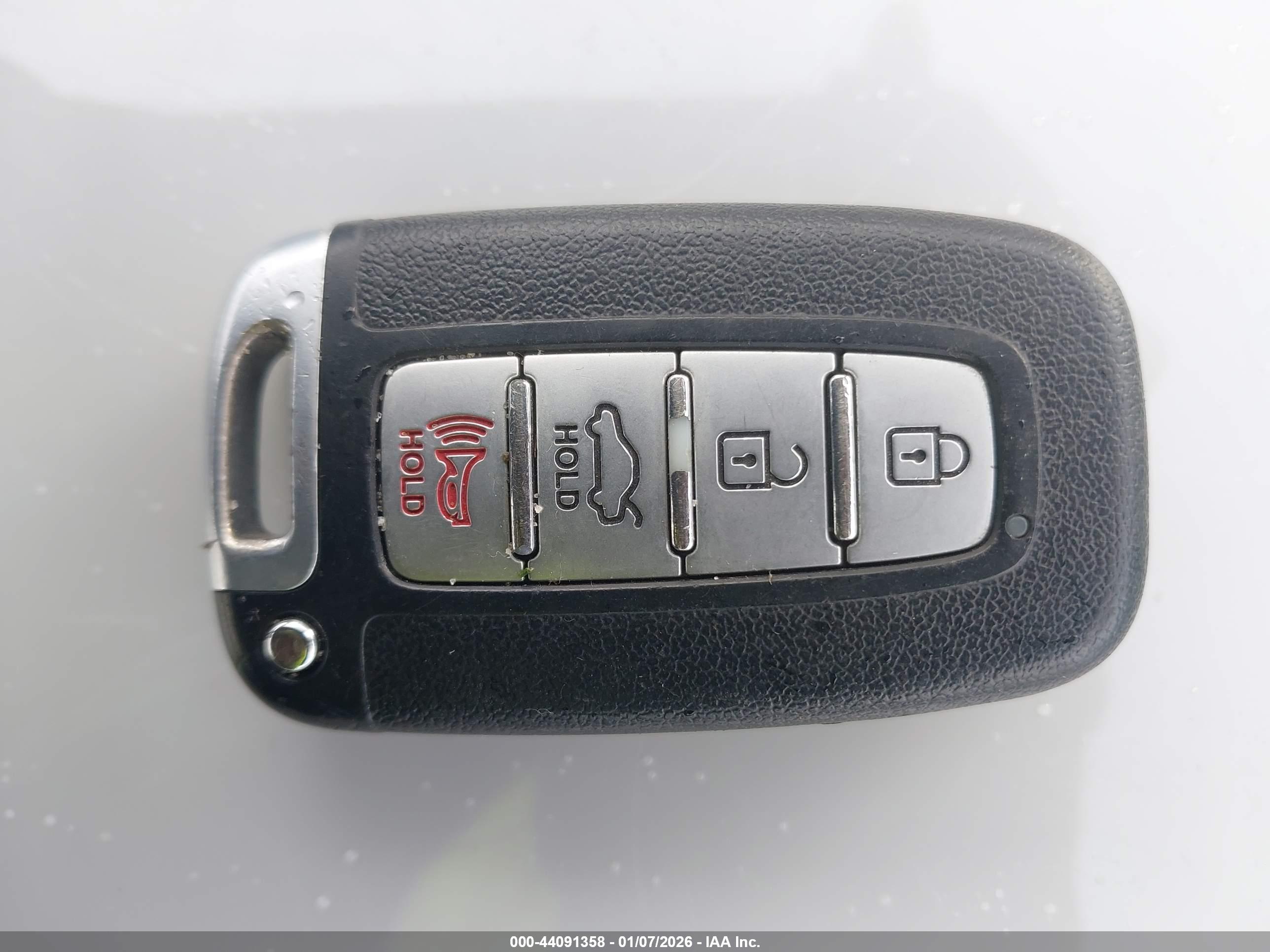 HYUNDAI AZERA image 11
