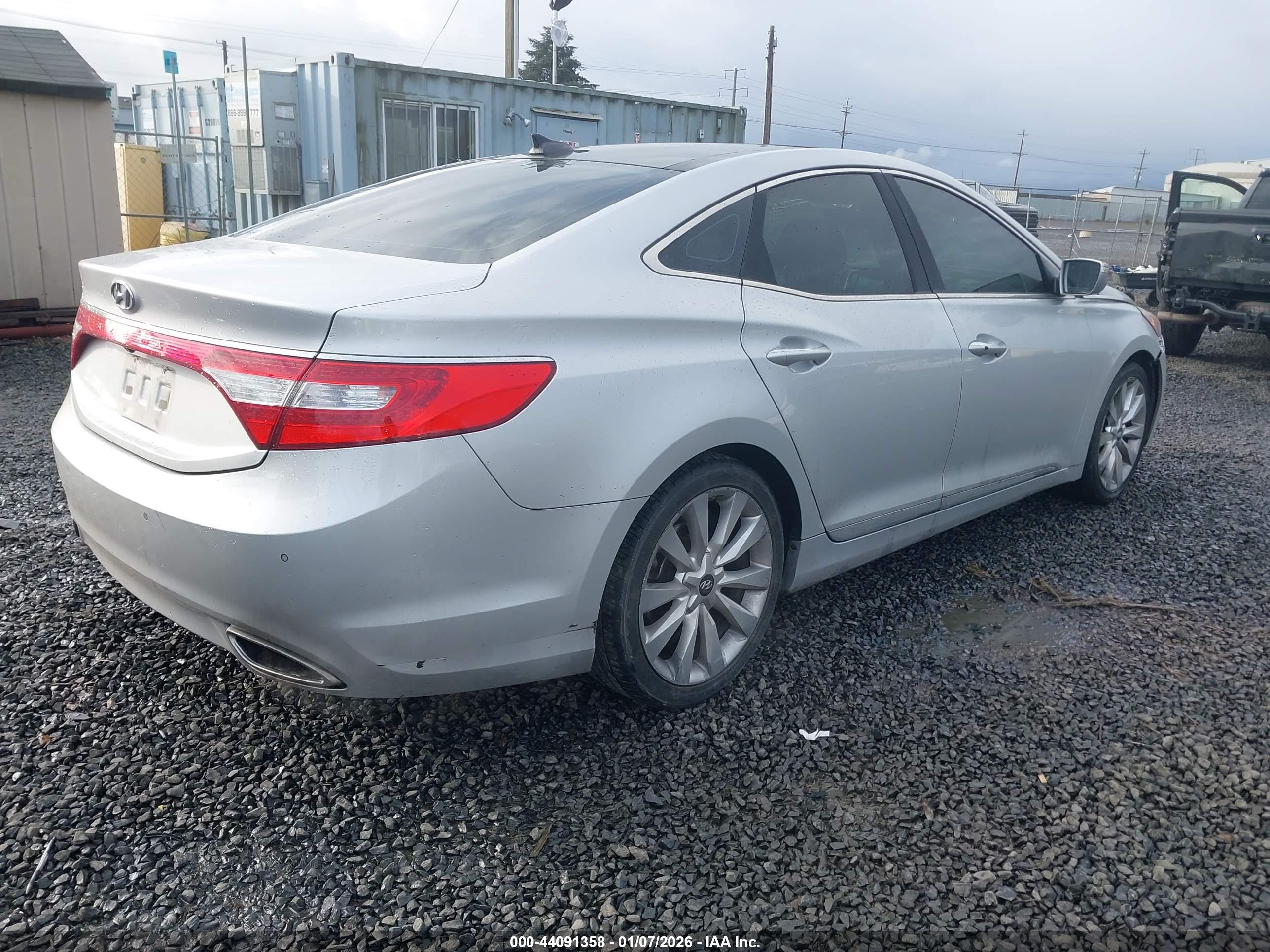 HYUNDAI AZERA image 4