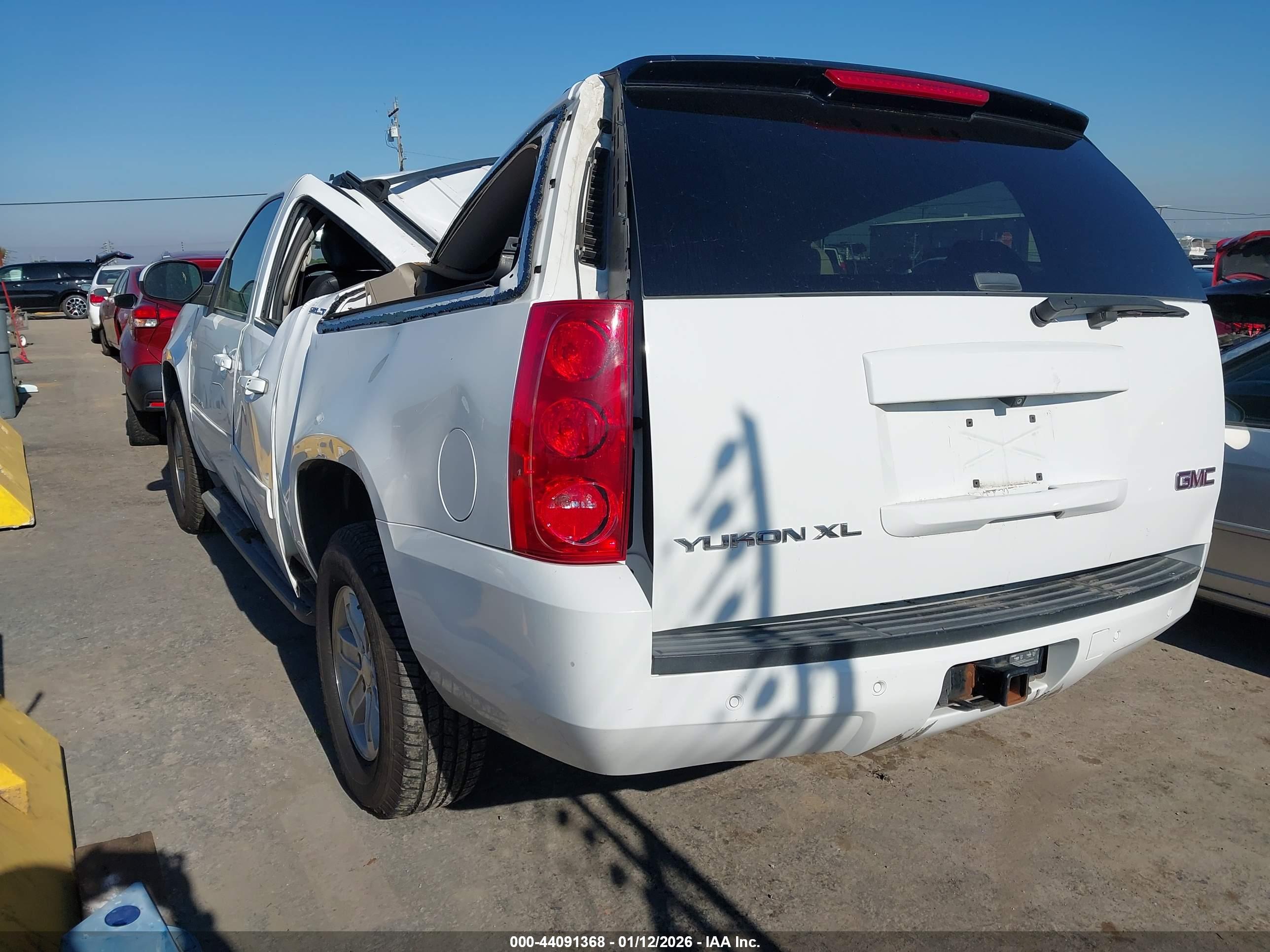 GMC YUKON image 3