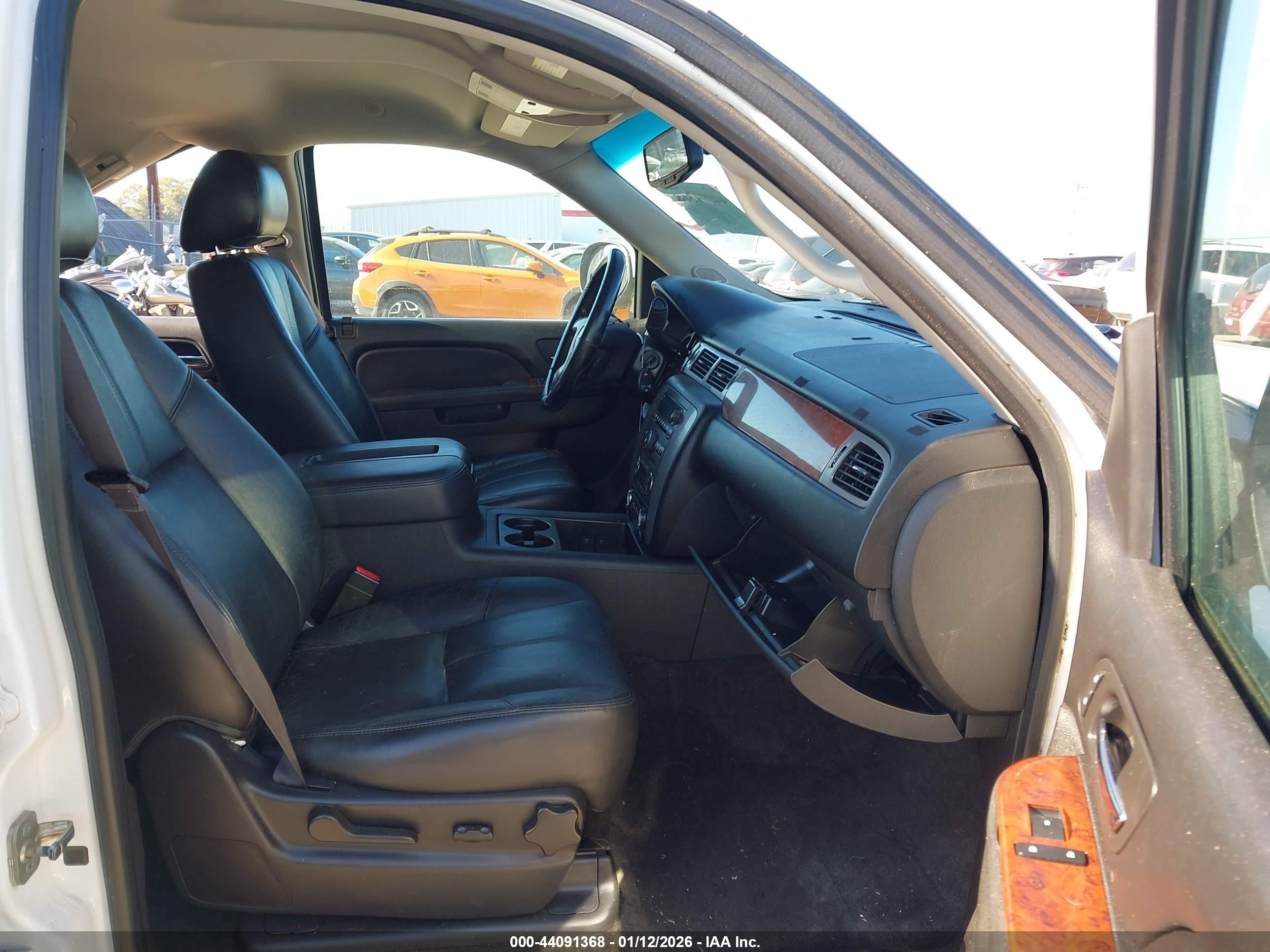 GMC YUKON image 5
