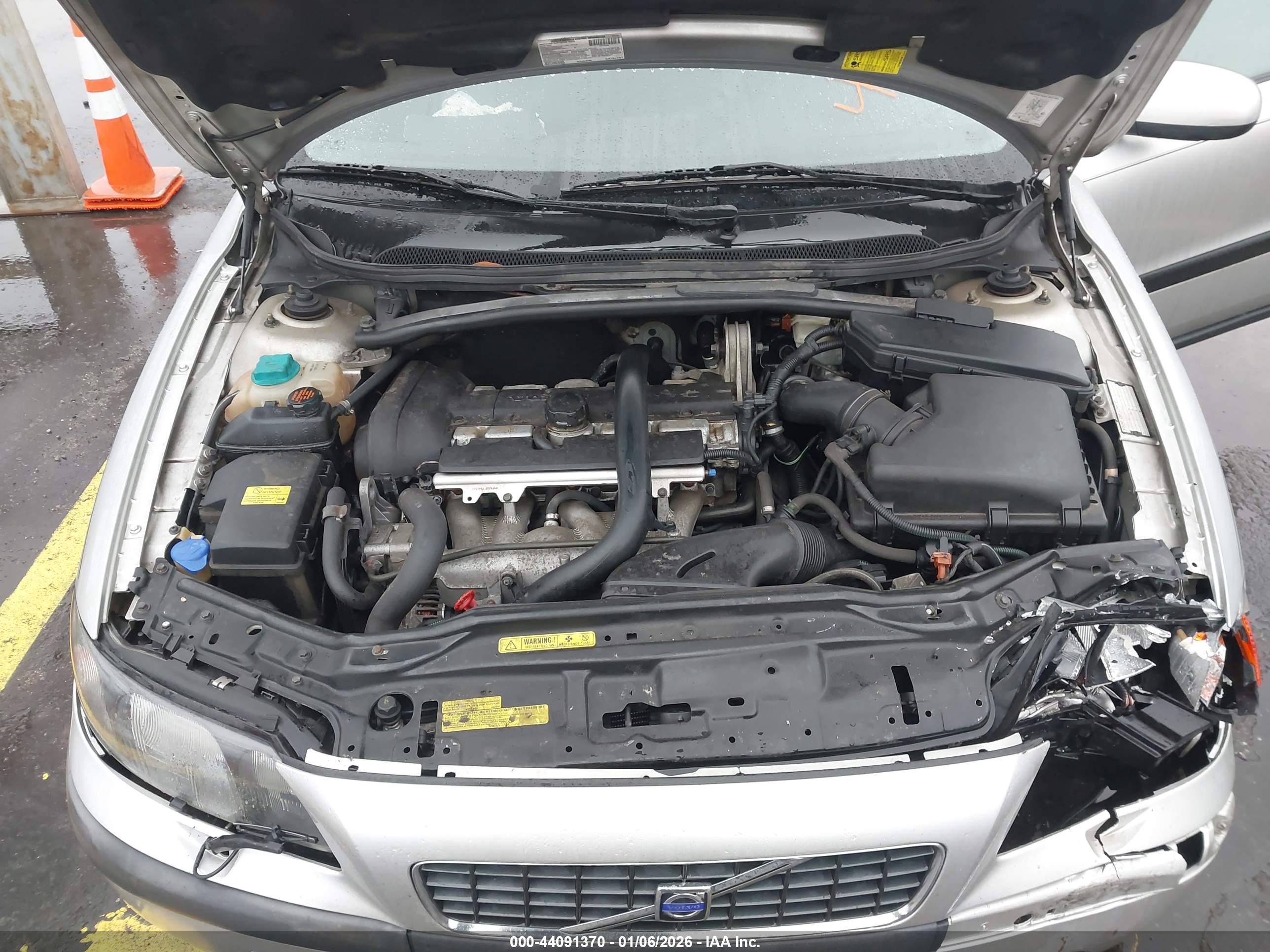 VOLVO S60 image 10