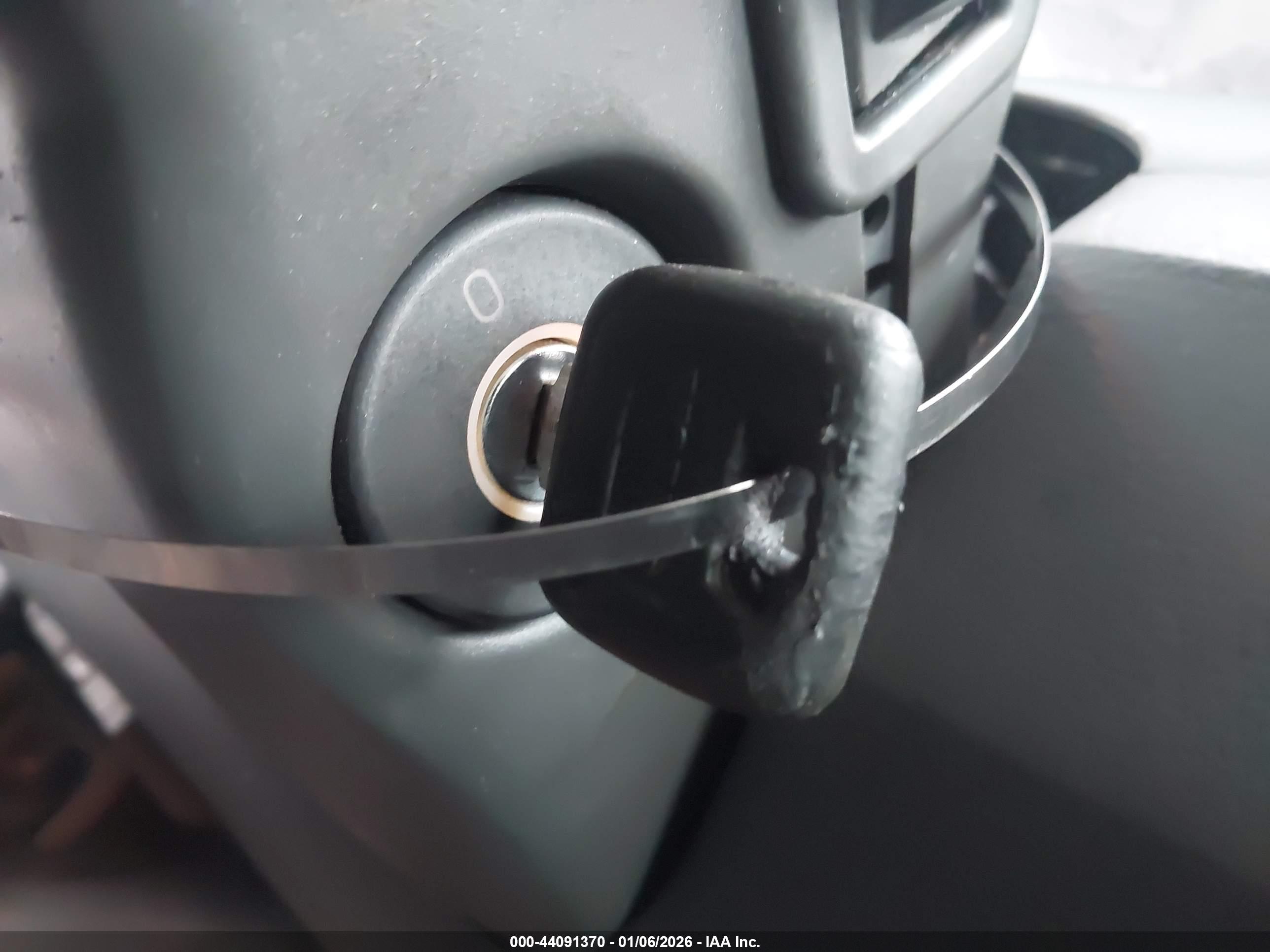 VOLVO S60 image 11