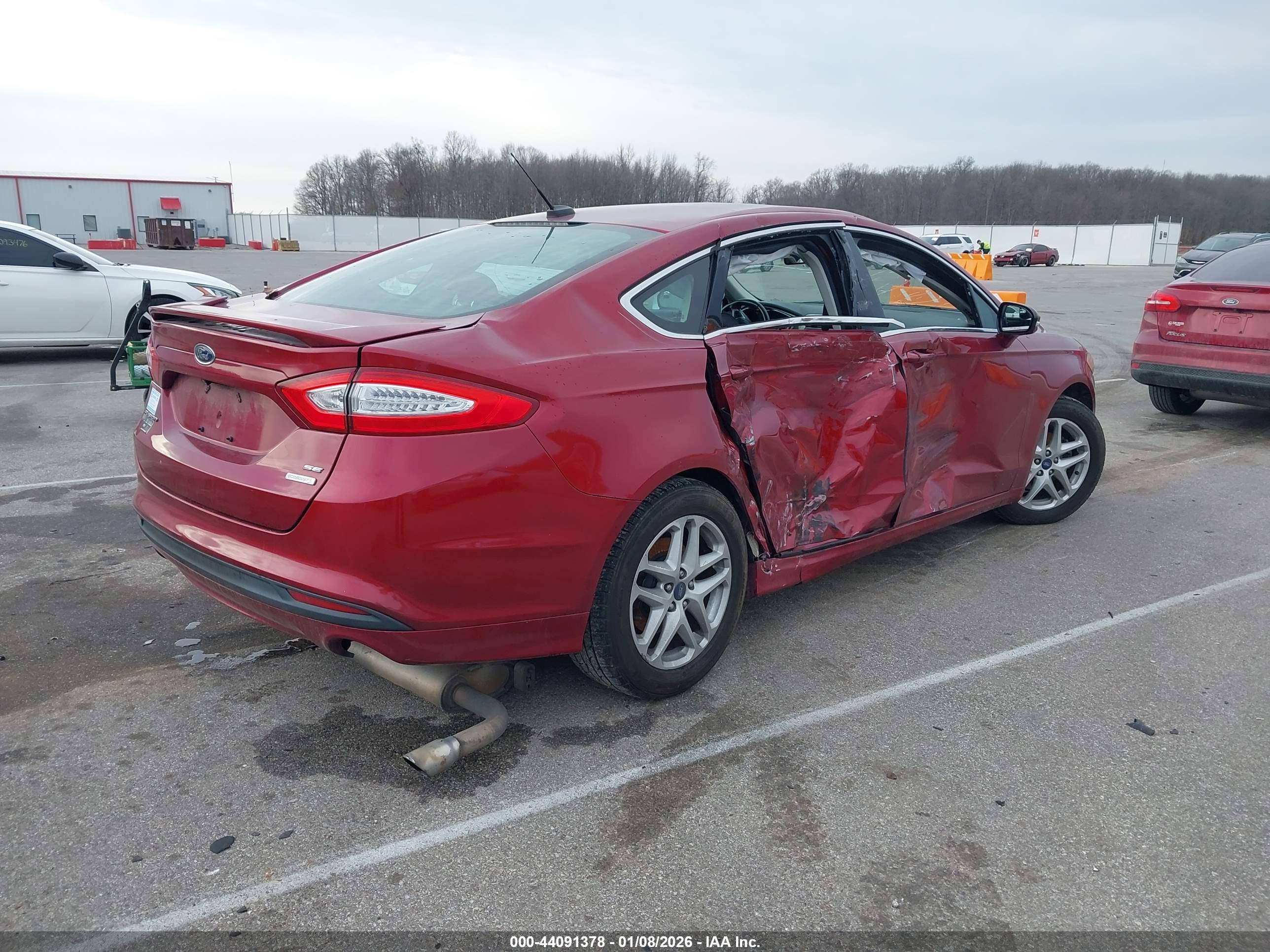 FORD FUSION image 4