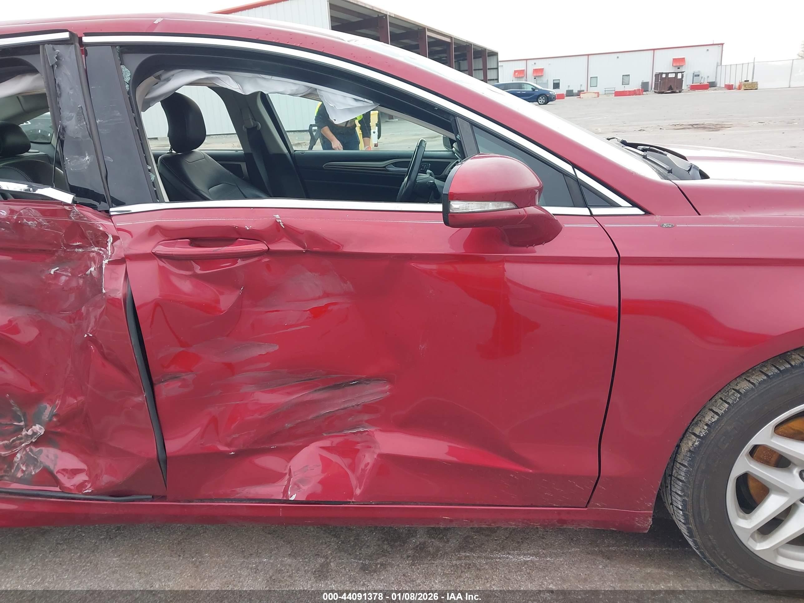 FORD FUSION image 6