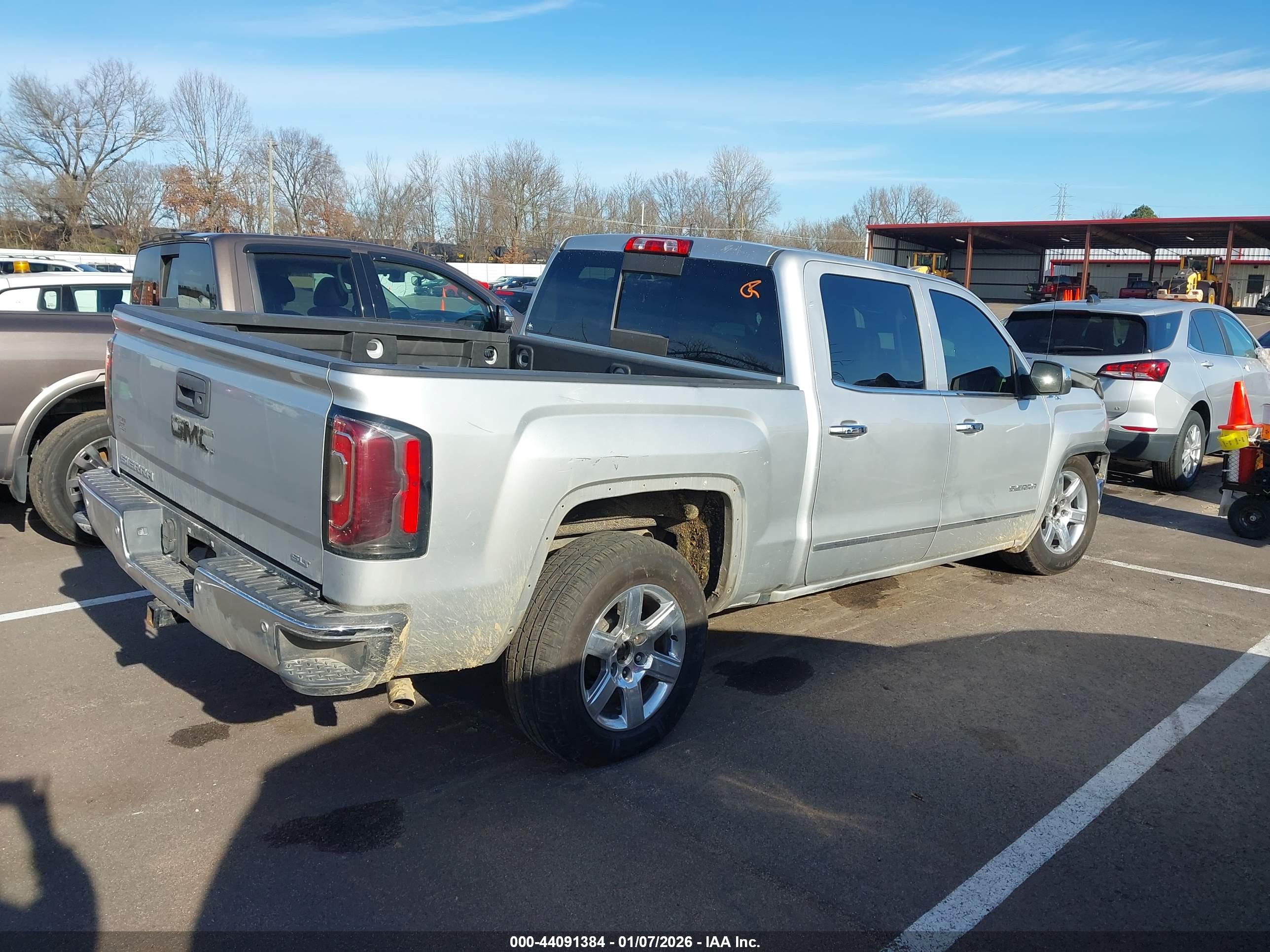 GMC SIERRA image 4