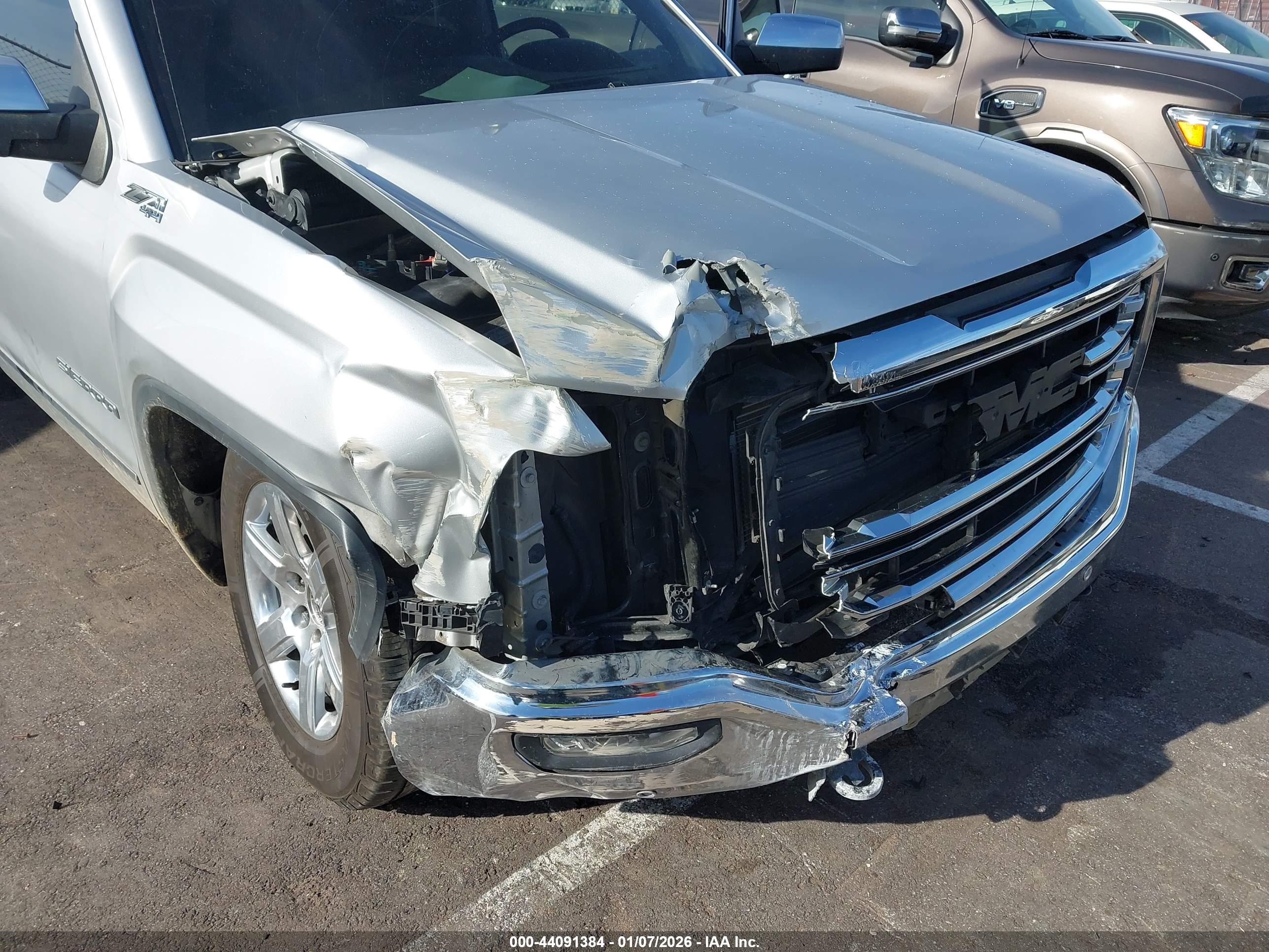 GMC SIERRA image 6