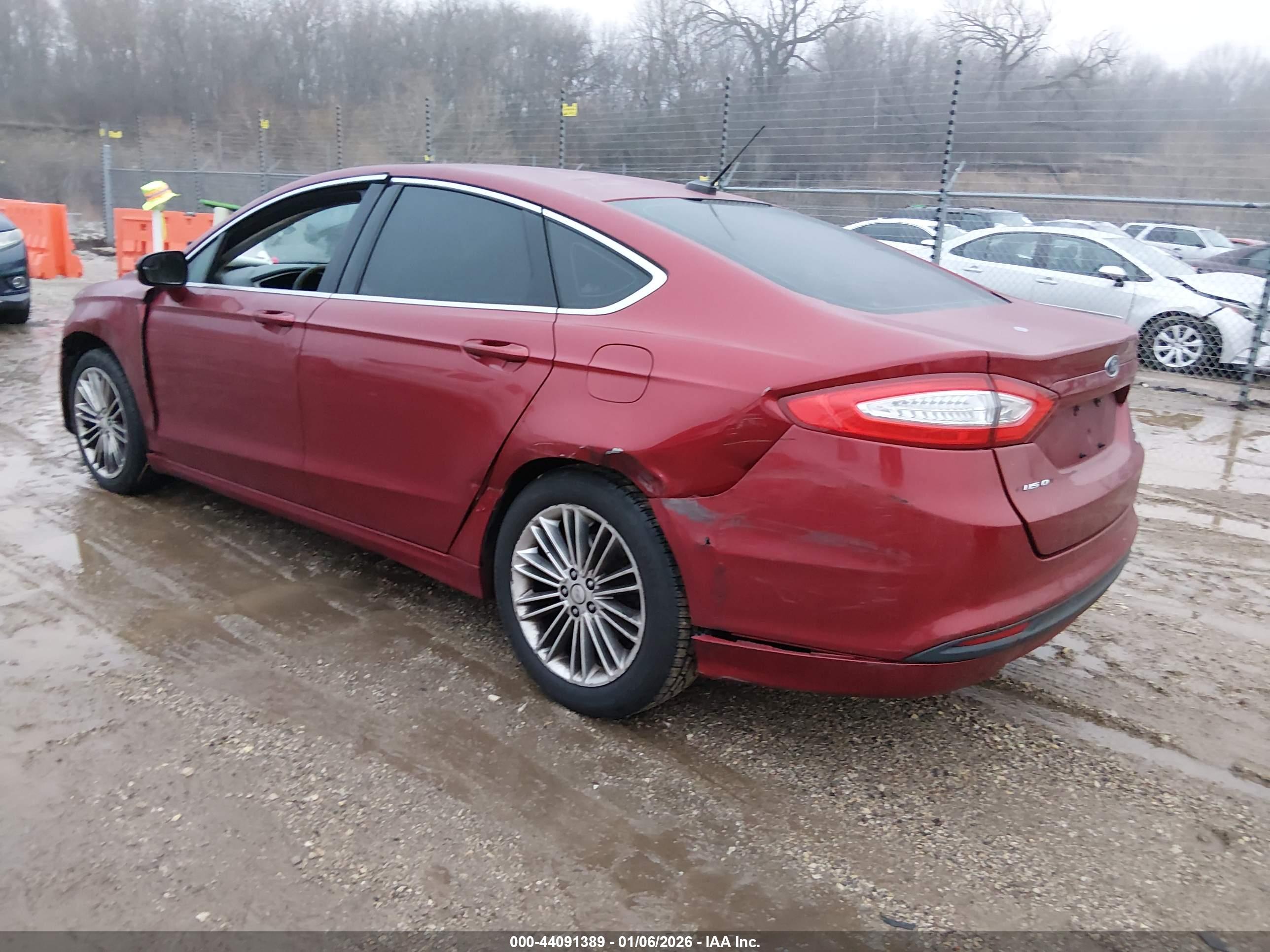FORD FUSION image 3