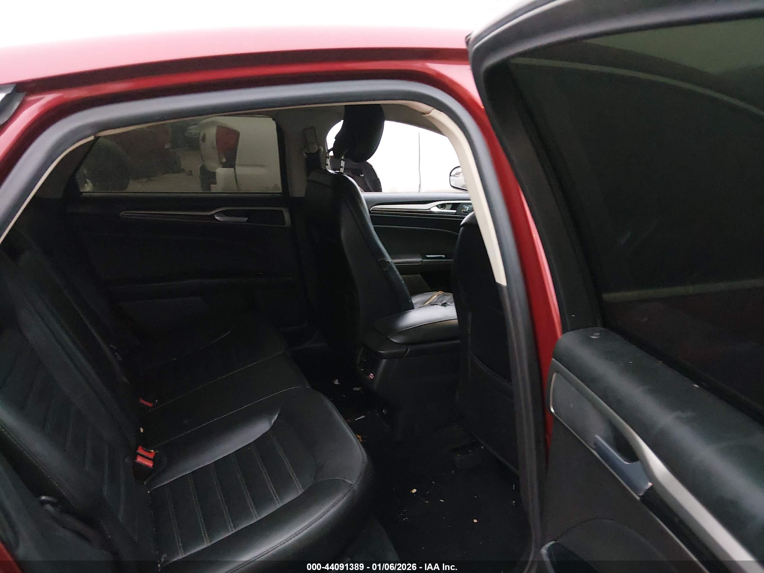 FORD FUSION image 8