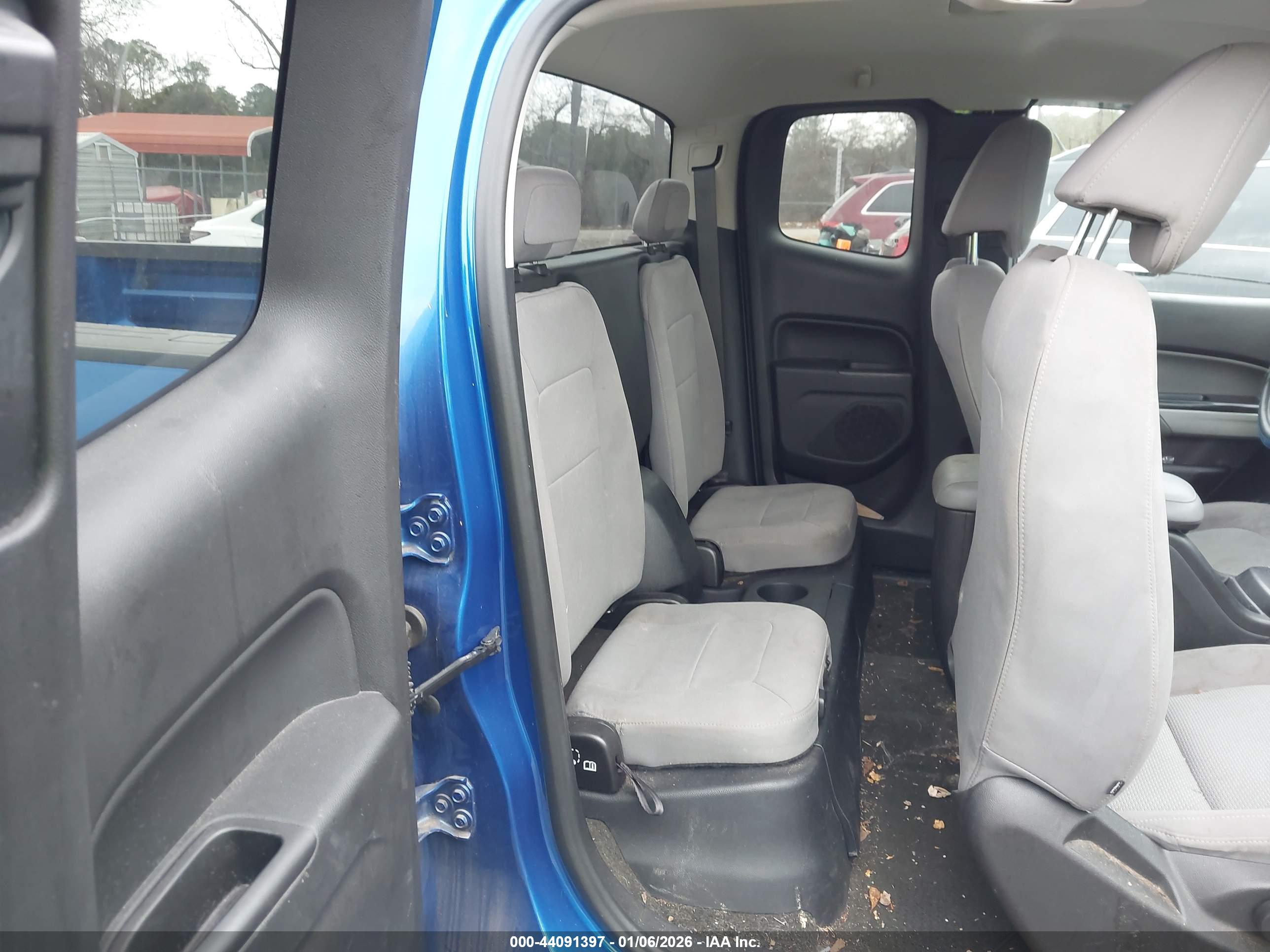 CHEVROLET COLORADO image 8