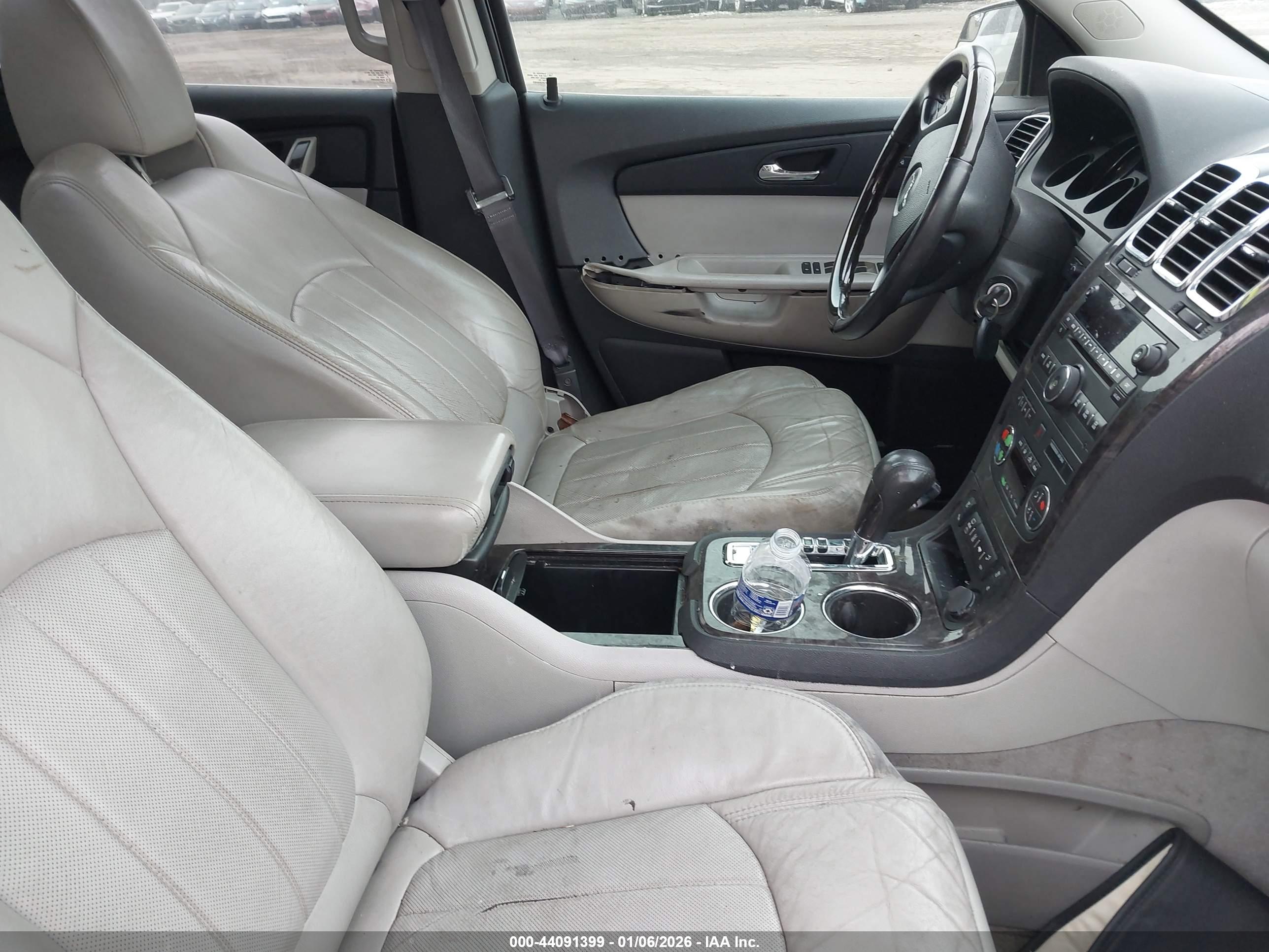 GMC ACADIA image 5