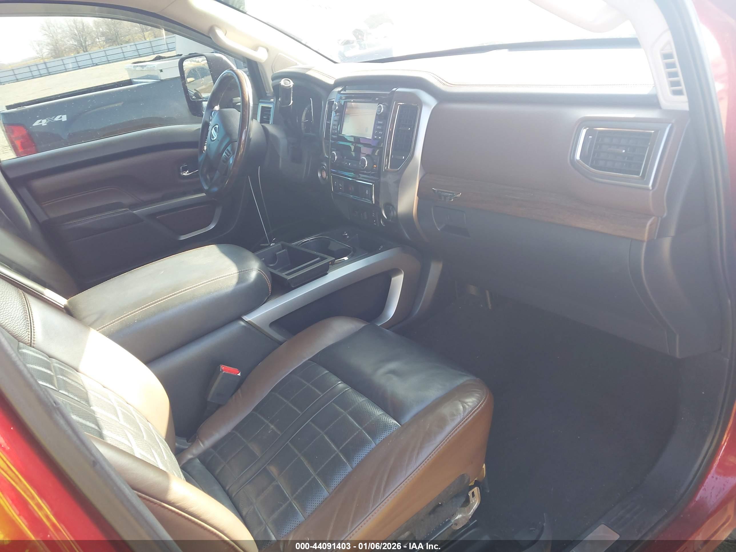 NISSAN TITAN image 5