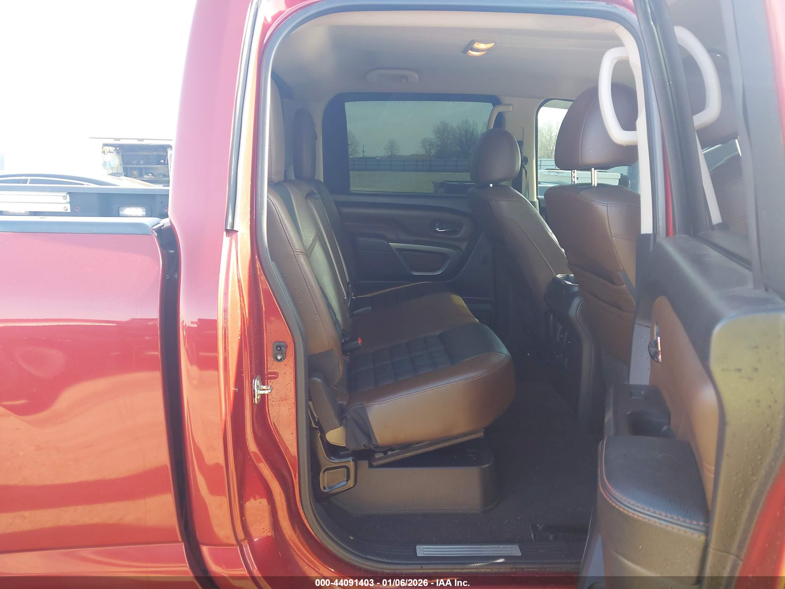NISSAN TITAN image 8
