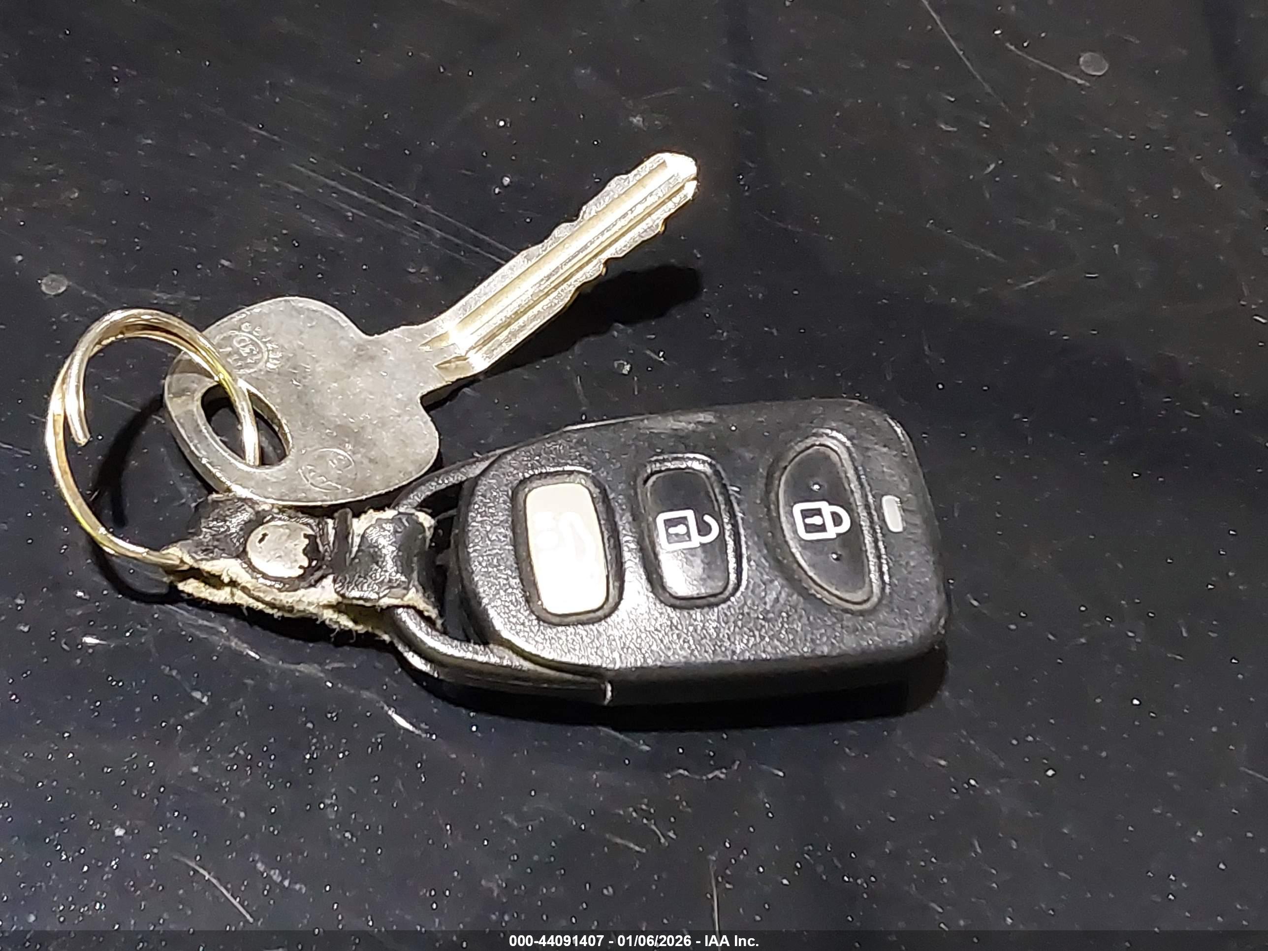 HYUNDAI ELANTRA image 11