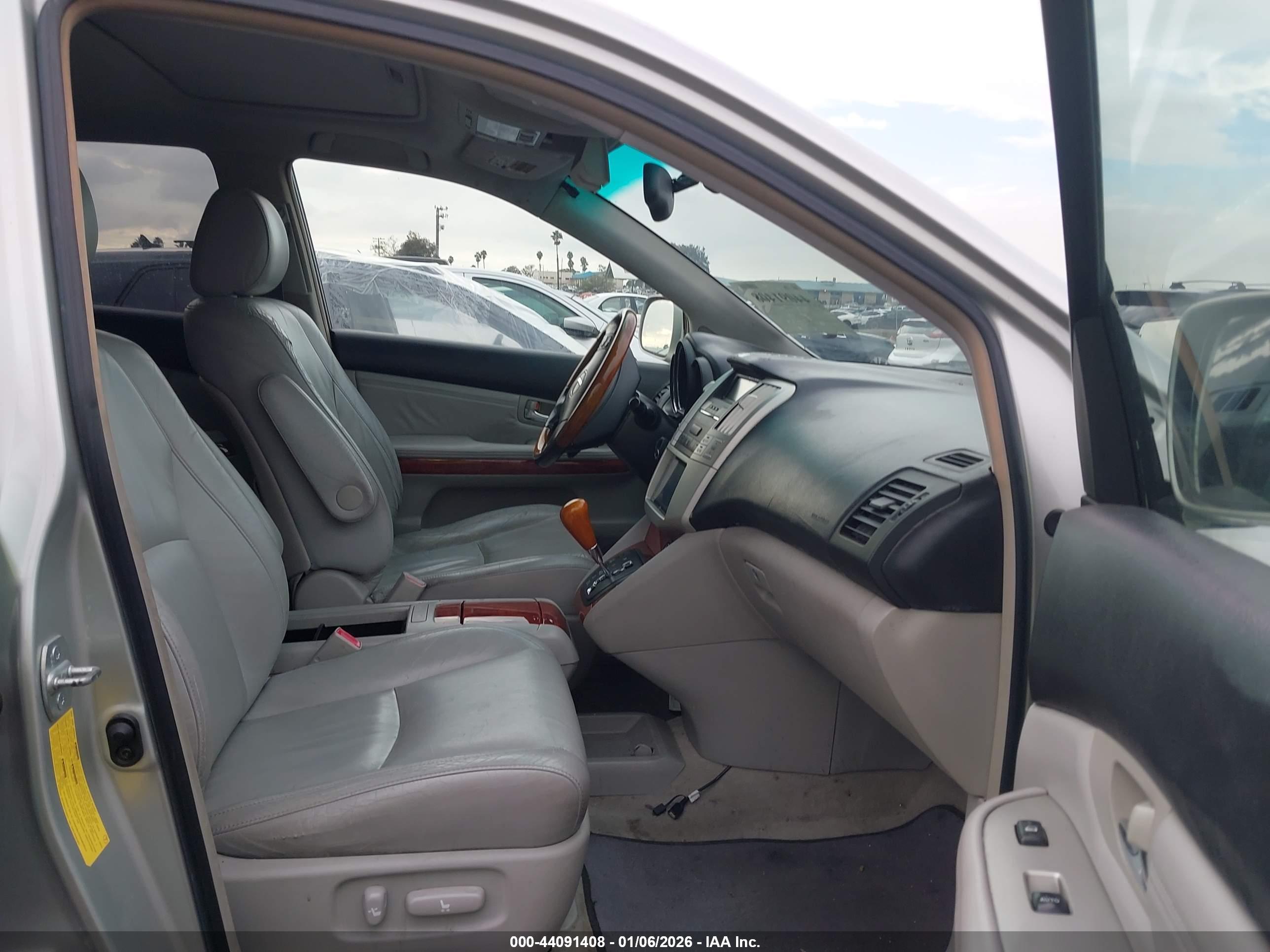 LEXUS RX image 5