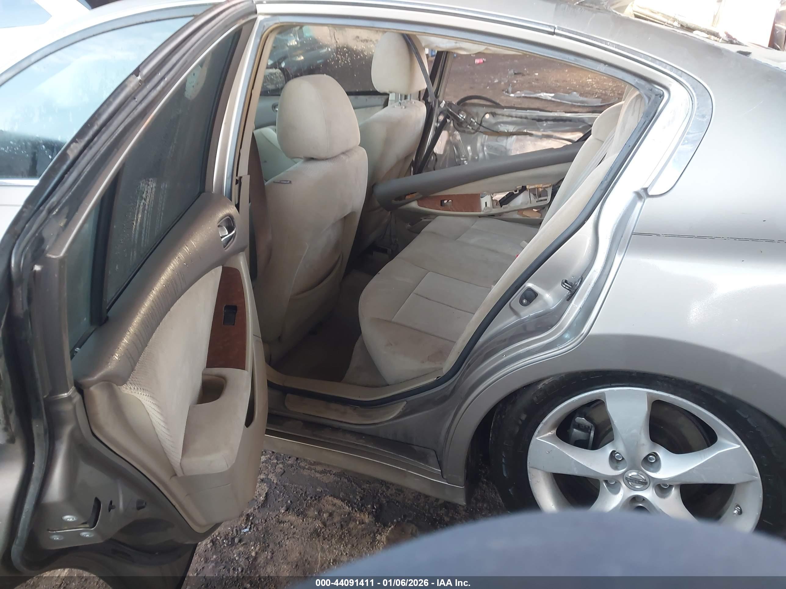 NISSAN ALTIMA image 8